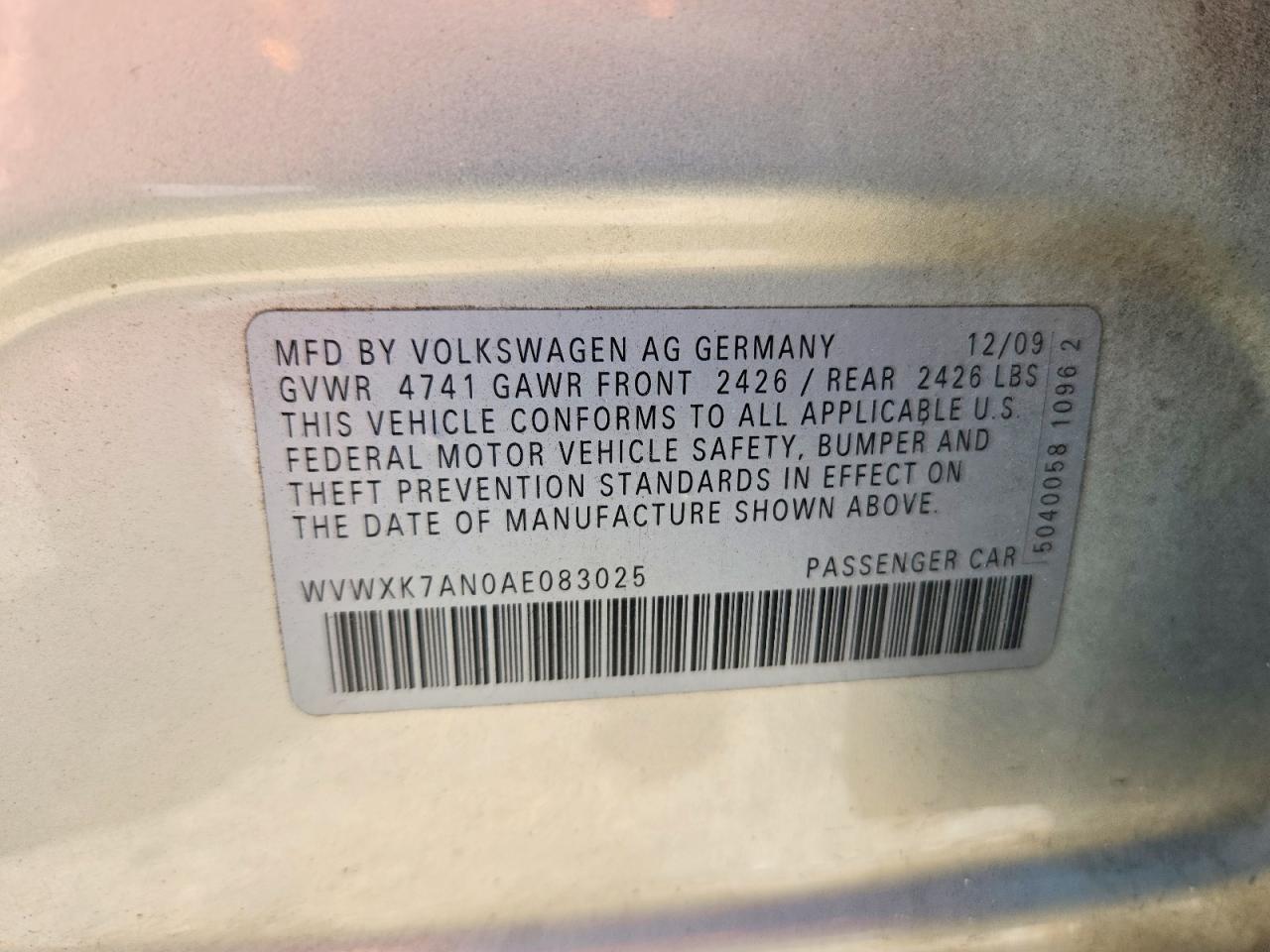 2010 Volkswagen Passat Komfort Silver vin: WVWXK7AN0AE083025