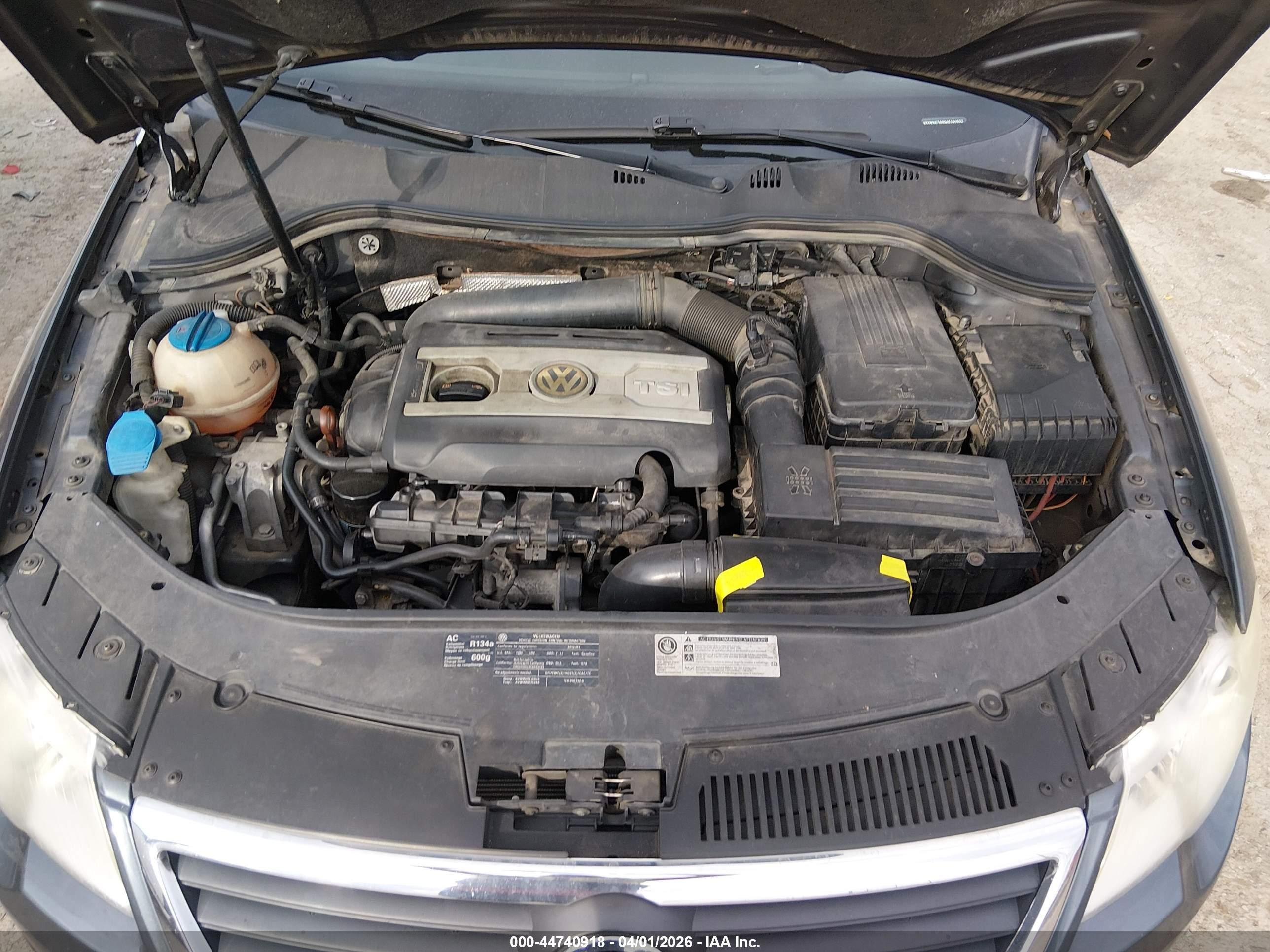 2010 Volkswagen Passat Komfort Gray vin: WVWXK7AN0AE160802