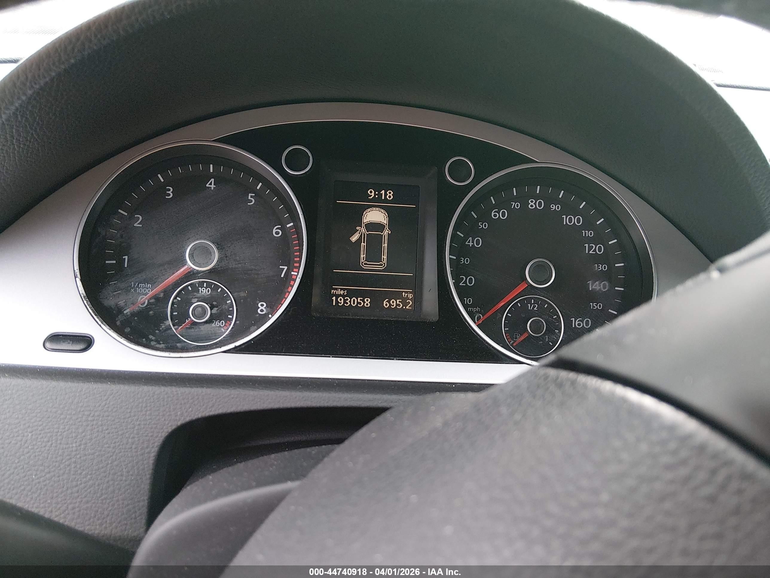 2010 Volkswagen Passat Komfort Gray vin: WVWXK7AN0AE160802