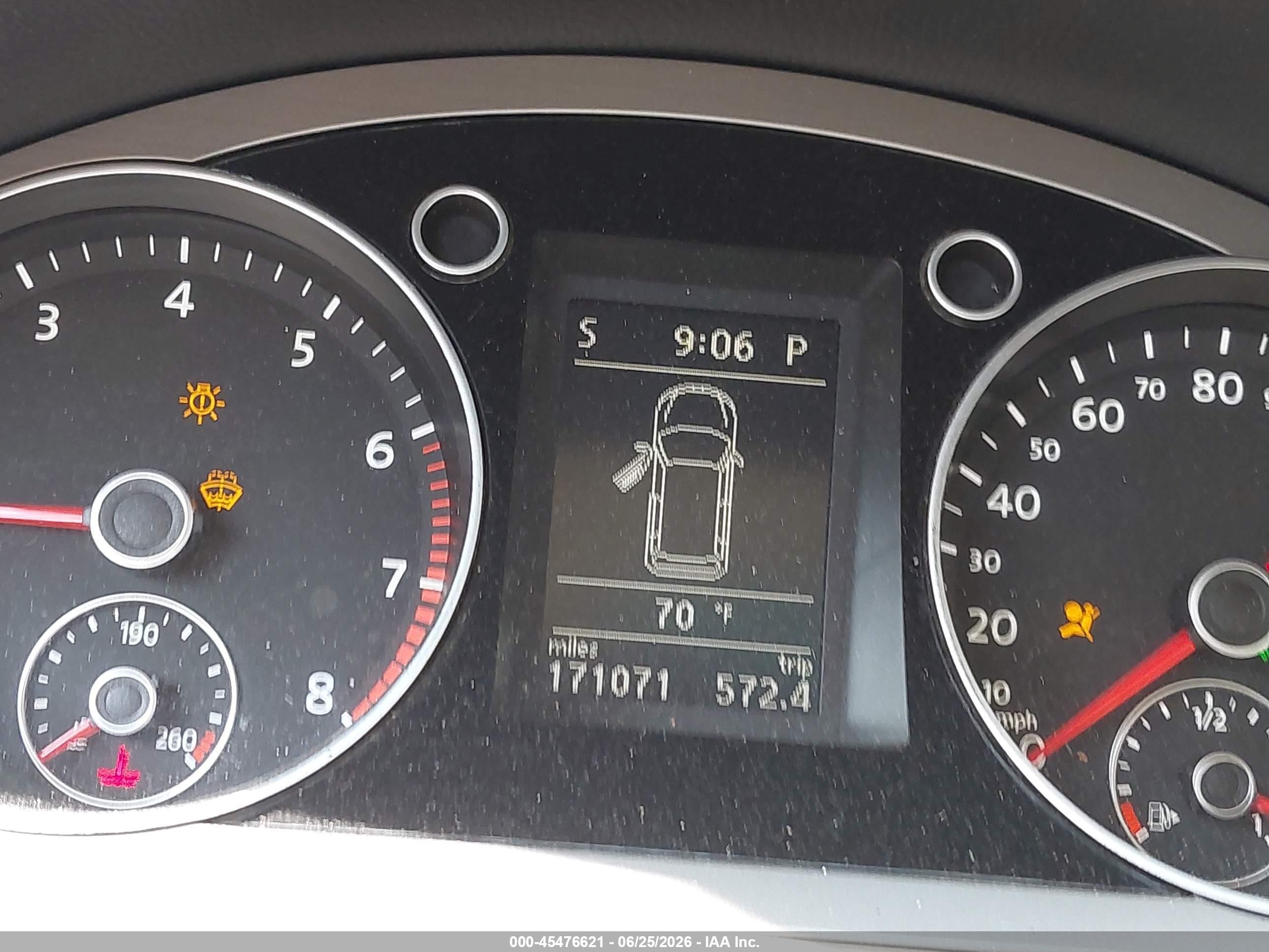 2010 Volkswagen Passat Komfort Gray vin: WVWXK7AN5AE092190