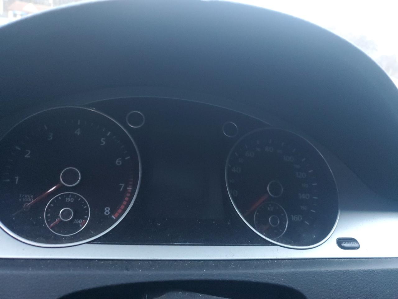 2010 Volkswagen Passat Komfort Silver vin: WVWXK7AN9AE154769