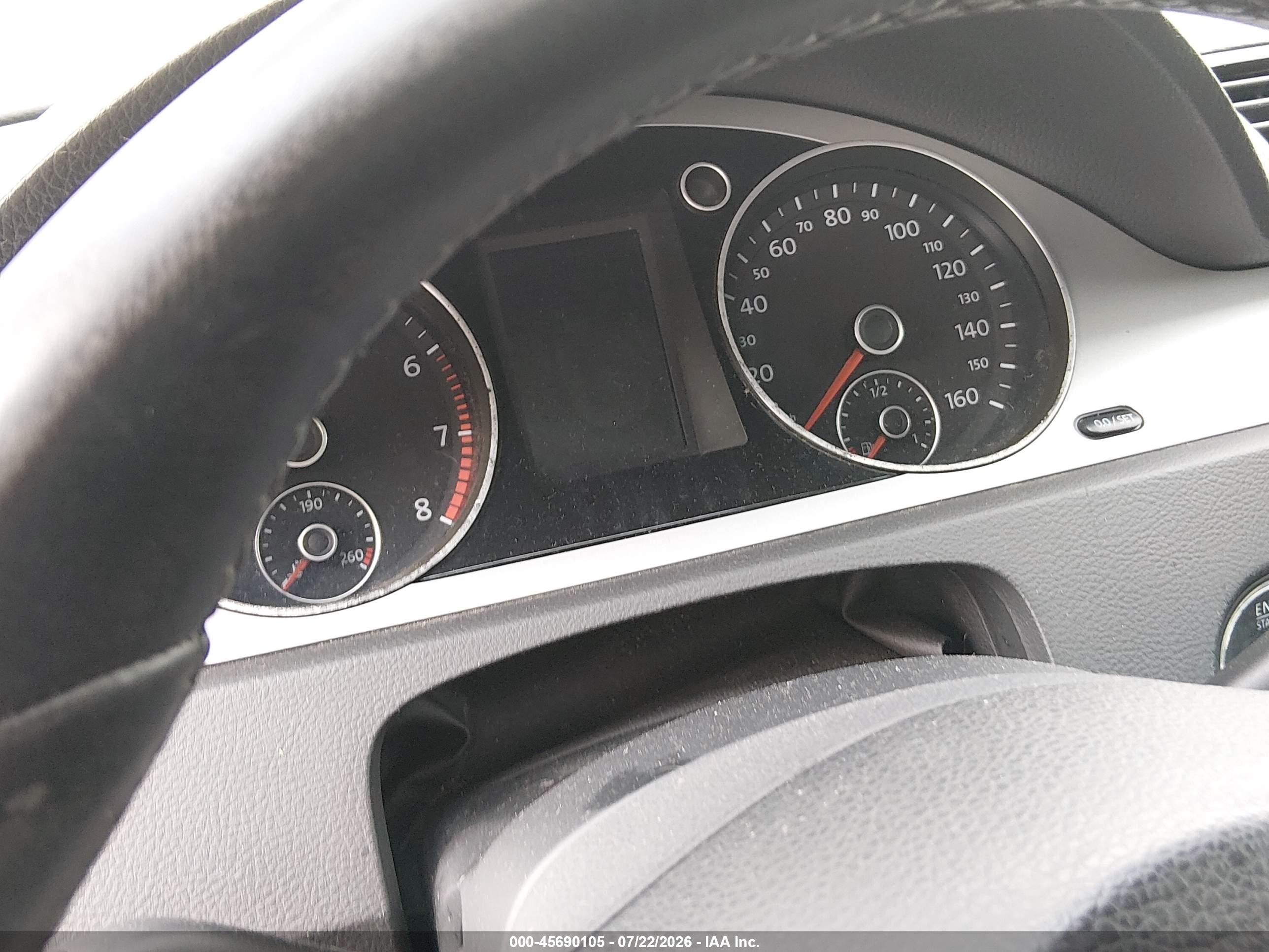 2010 Volkswagen Passat Komfort Silver vin: WVWXK7AN9AE155727