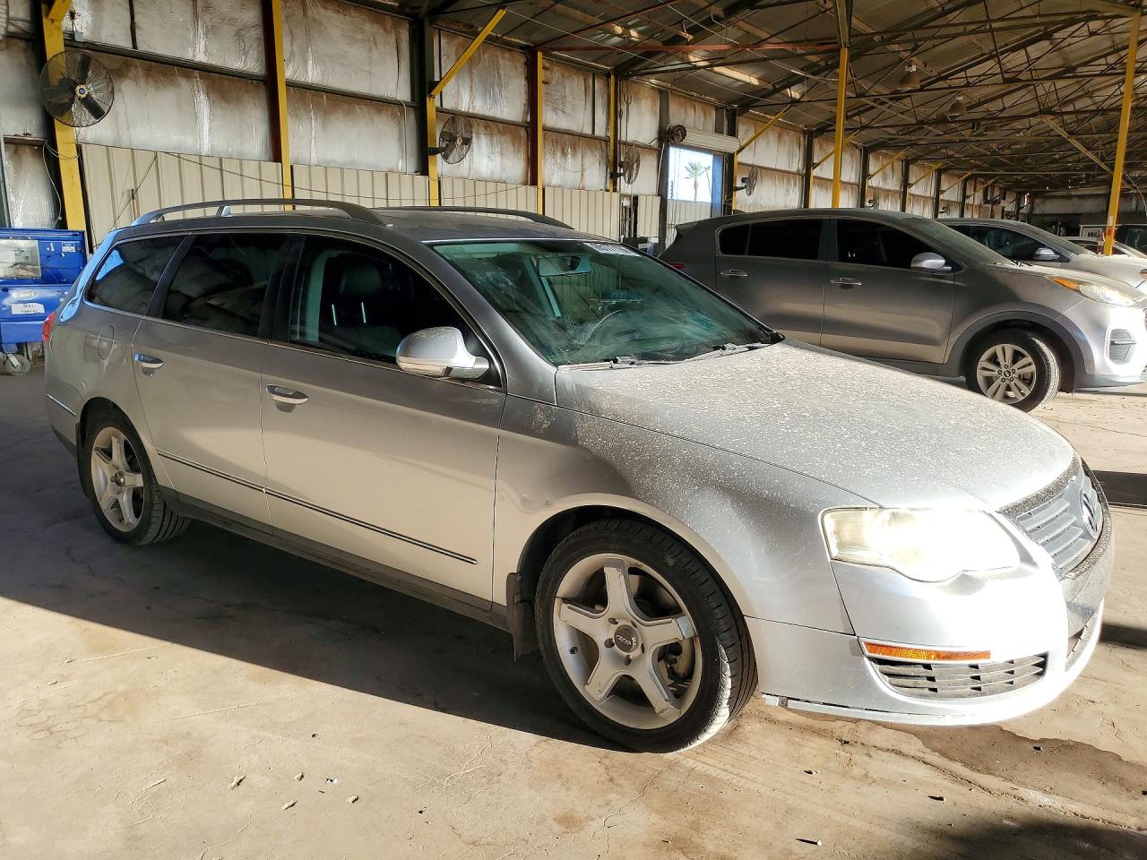 2009 Volkswagen Passat Wagon Turbo Silver vin: WVWXK93C09E134767