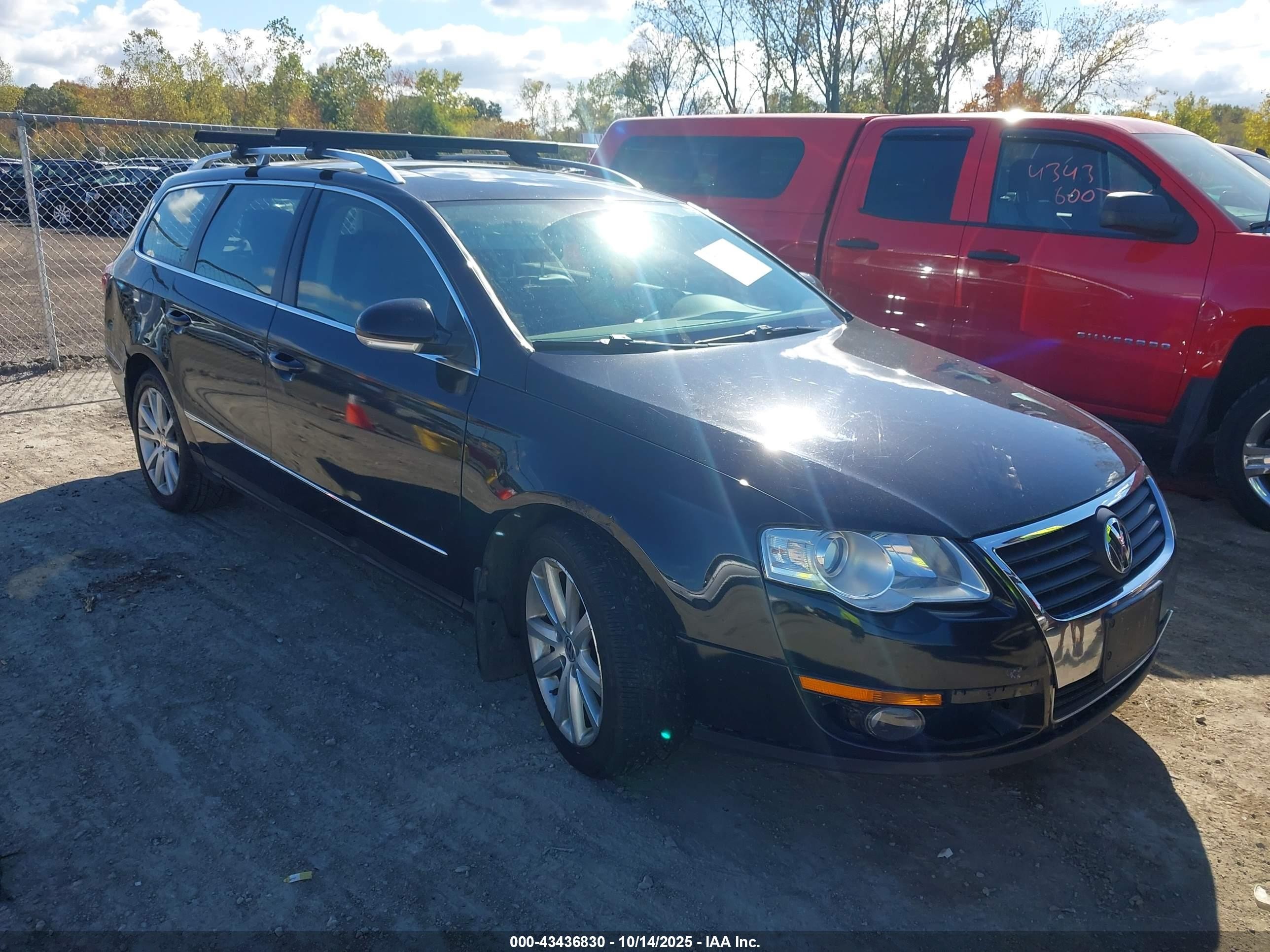 2010 Volkswagen Passat Komfort Black vin: WVWXM7AN4AE120071