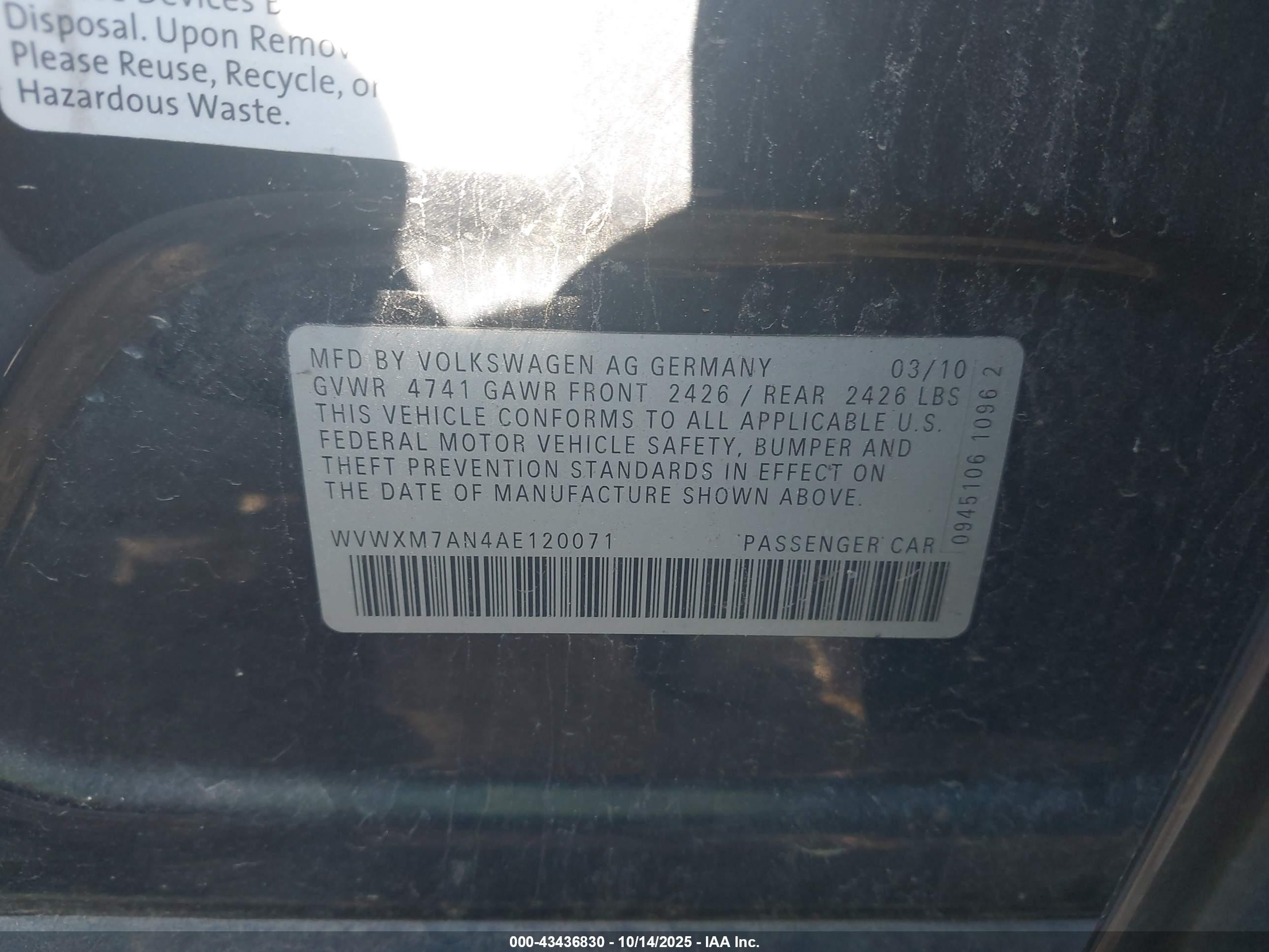 2010 Volkswagen Passat Komfort Black vin: WVWXM7AN4AE120071