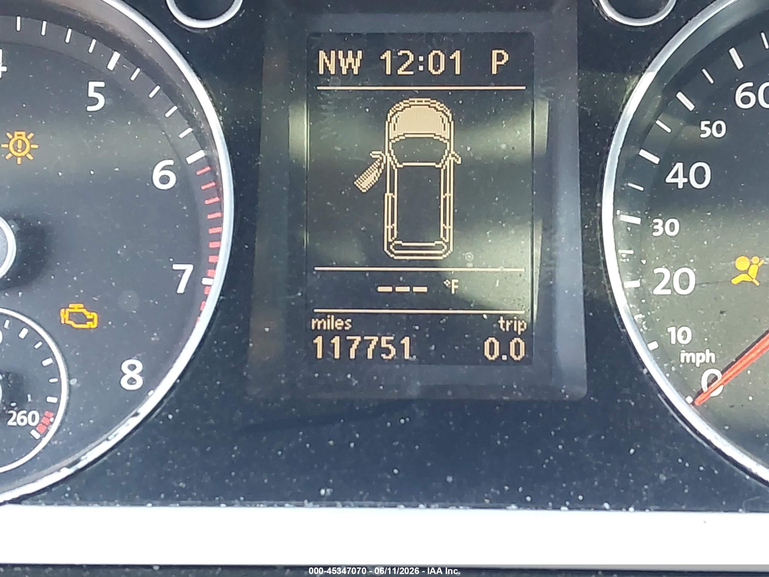 2010 Volkswagen Passat Komfort Gray vin: WVWXM7AN5AE075030