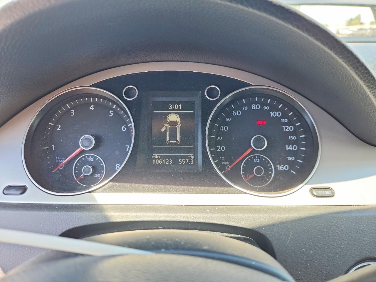 2010 Volkswagen Passat Komfort Серый vin: WVWXM7AN5AE101402