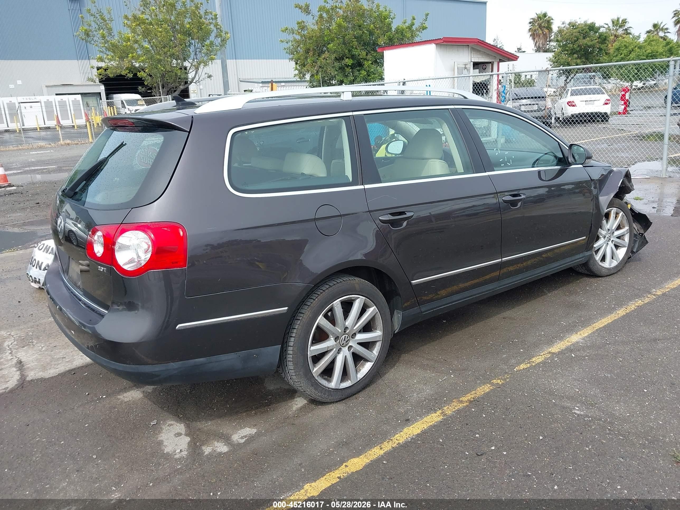 2010 Volkswagen Passat Komfort Dark Brown vin: WVWXM7AN6AE154187