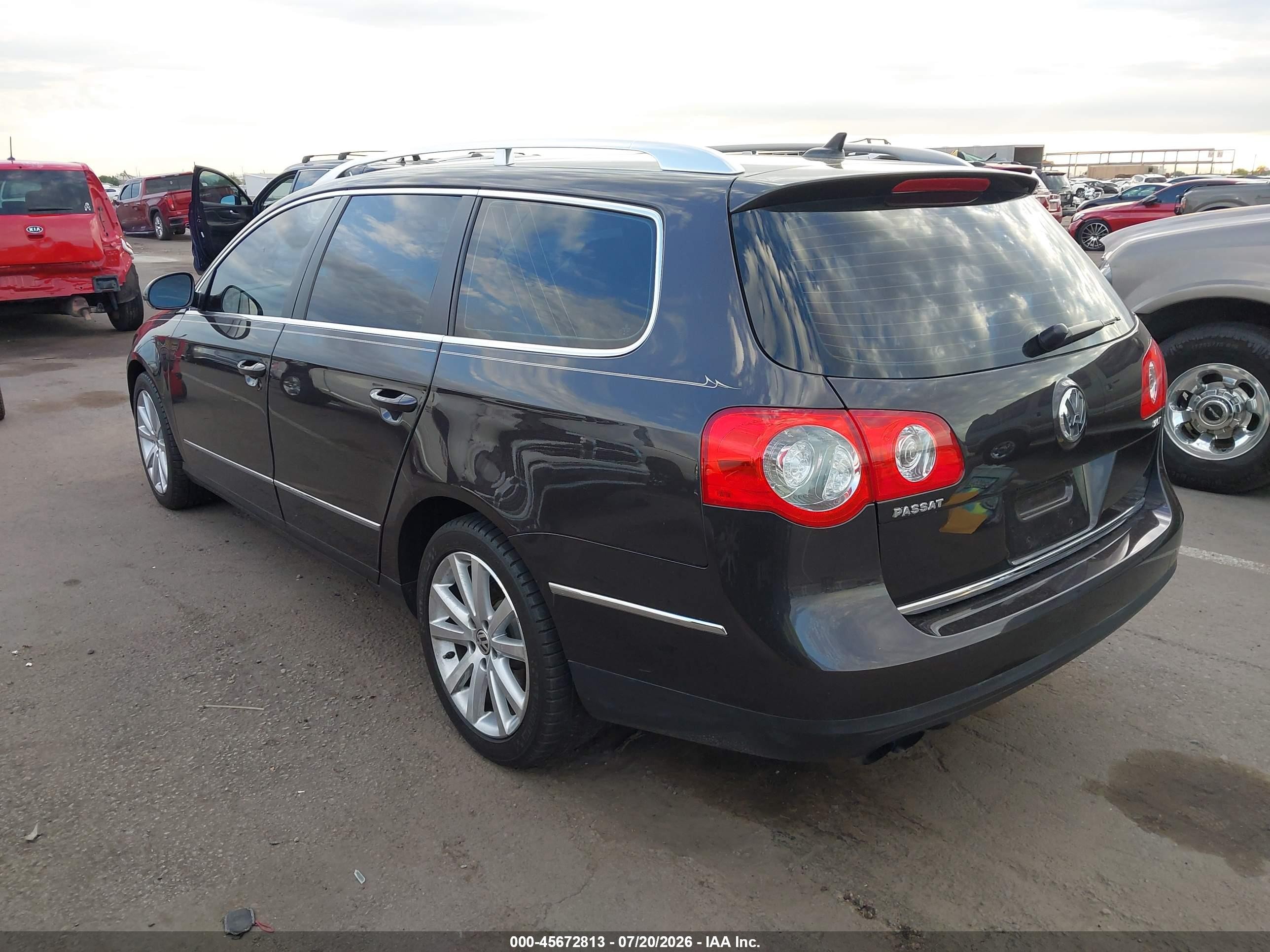 2010 Volkswagen Passat Komfort Gray vin: WVWXM7AN7AE081413