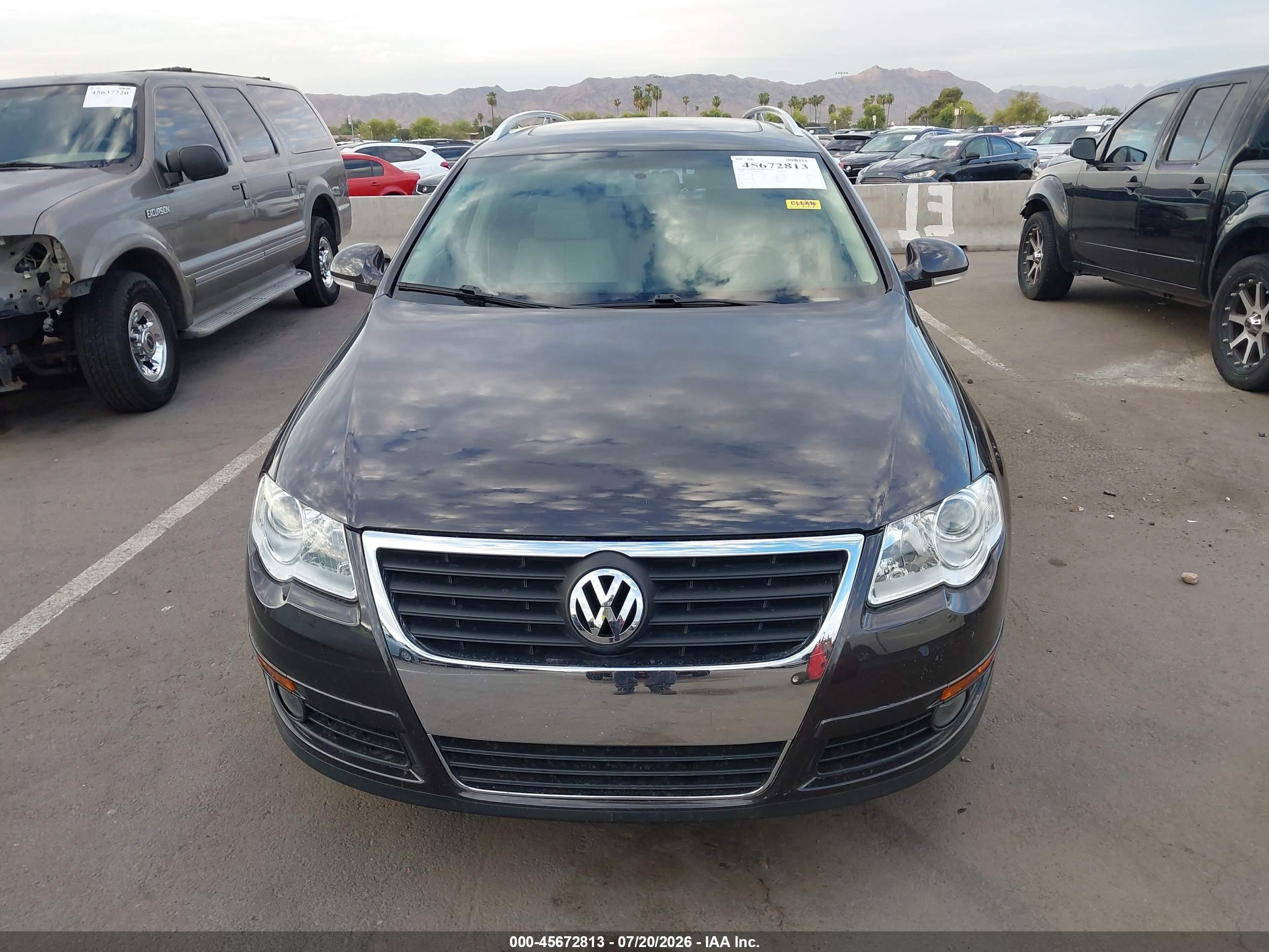 2010 Volkswagen Passat Komfort Gray vin: WVWXM7AN7AE081413