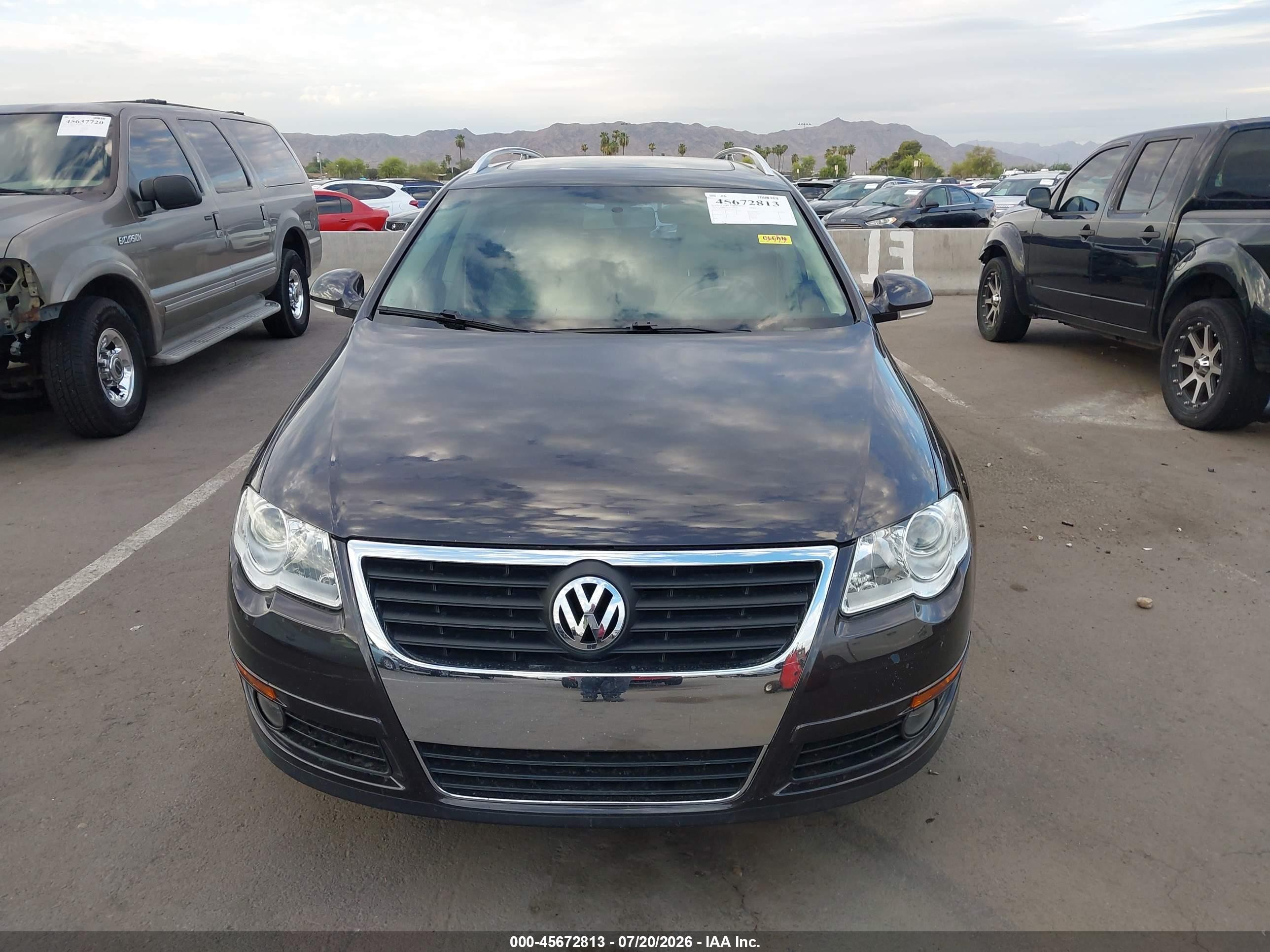 2010 Volkswagen Passat Komfort Gray vin: WVWXM7AN7AE081413