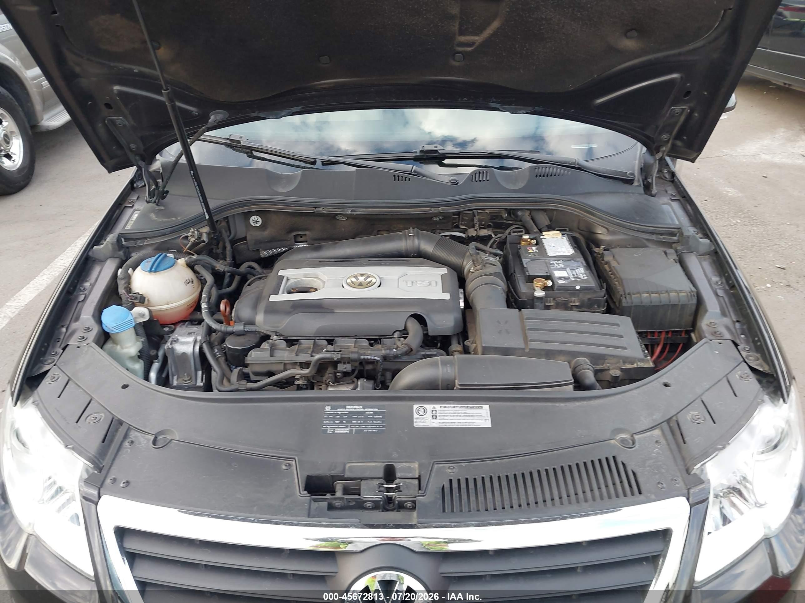 2010 Volkswagen Passat Komfort Gray vin: WVWXM7AN7AE081413