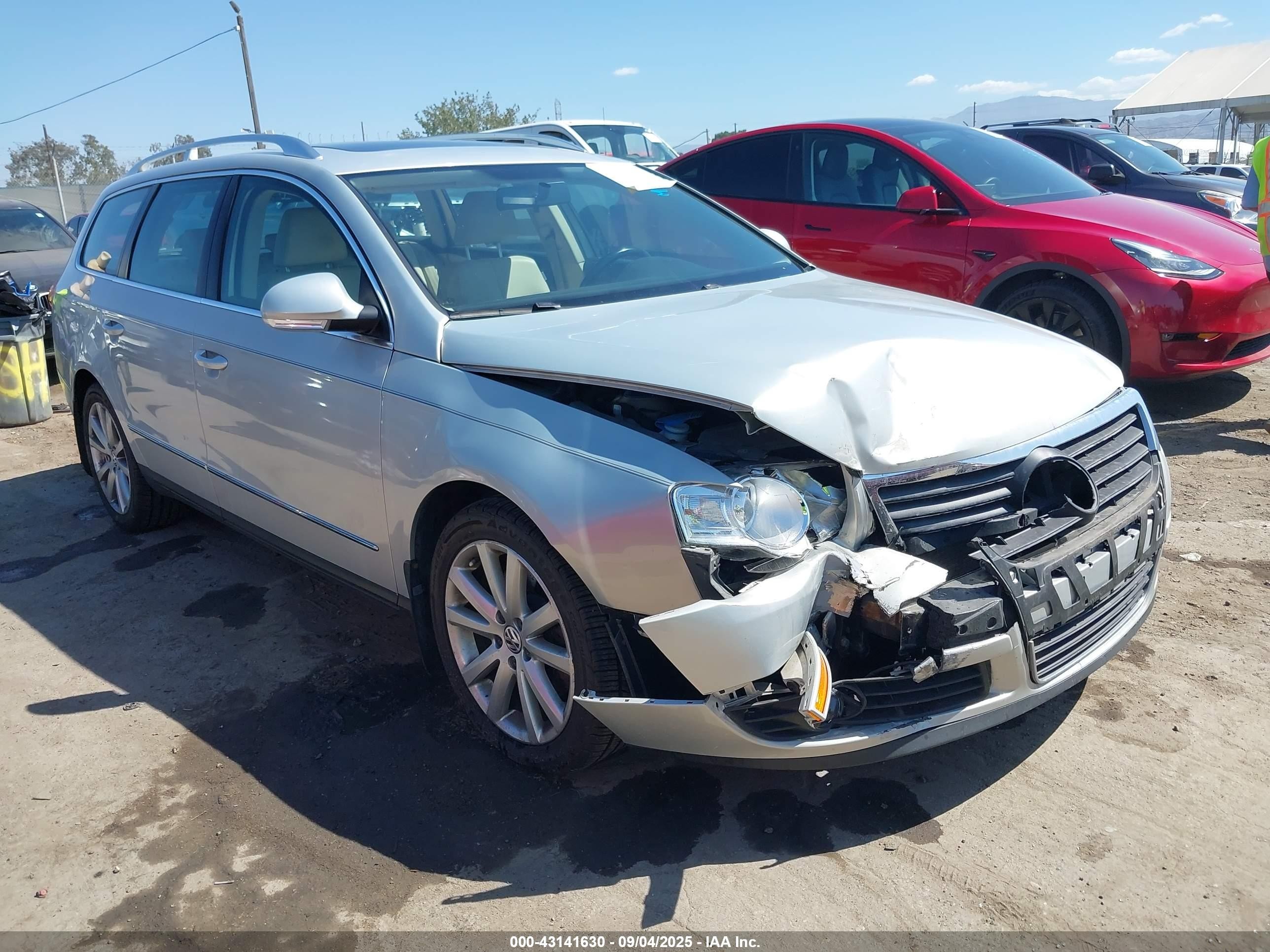 2010 Volkswagen Passat Komfort Silver vin: WVWXM7AN8AE159942
