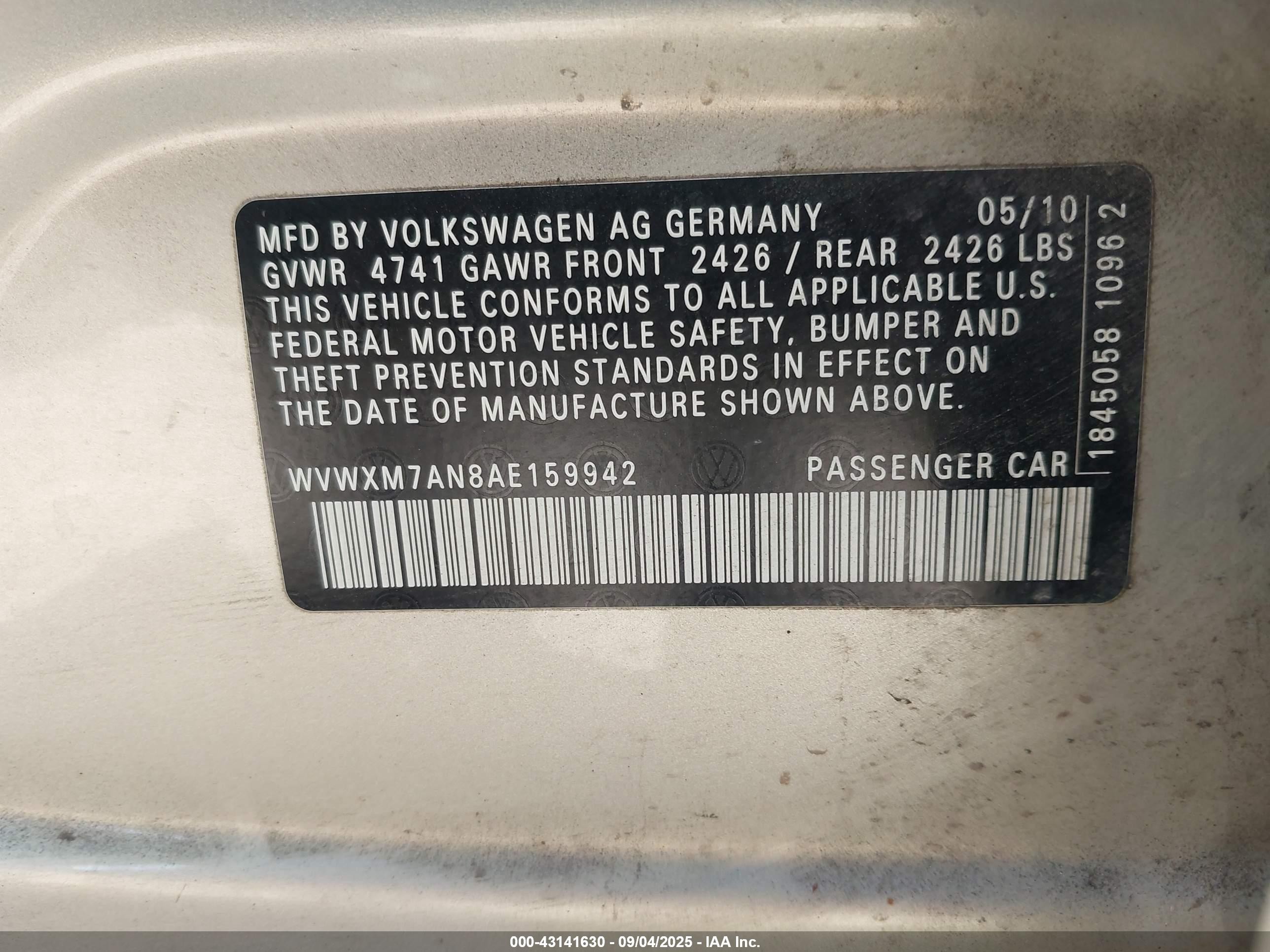 2010 Volkswagen Passat Komfort Silver vin: WVWXM7AN8AE159942