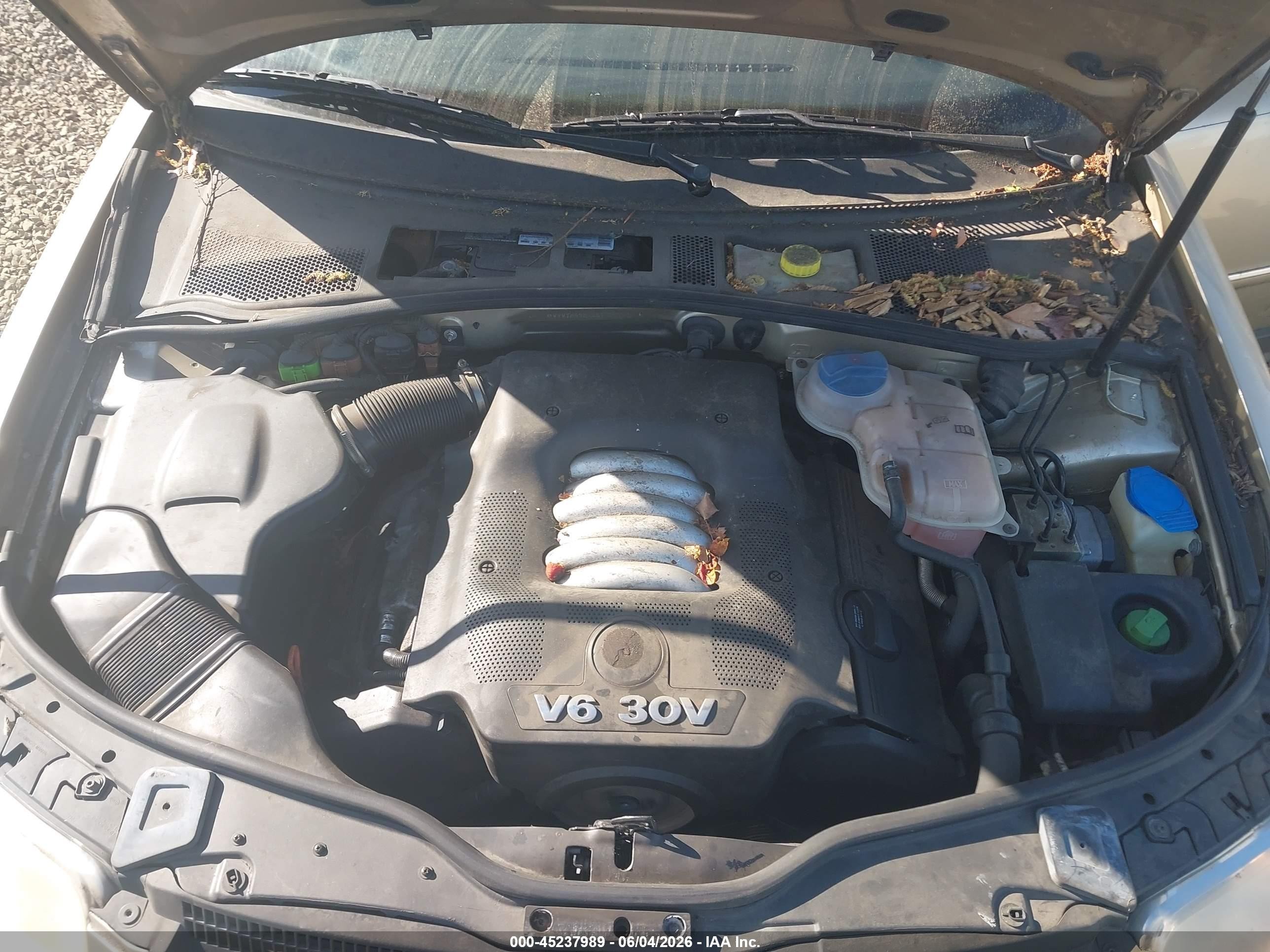 2002 Volkswagen Passat Glx Gold vin: WVWYH63B02E196622
