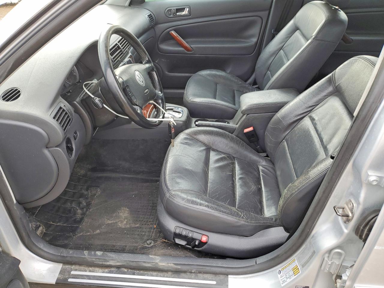 2004 Volkswagen Passat Glx 4motion Серебряный vin: WVWYH63B14E211910