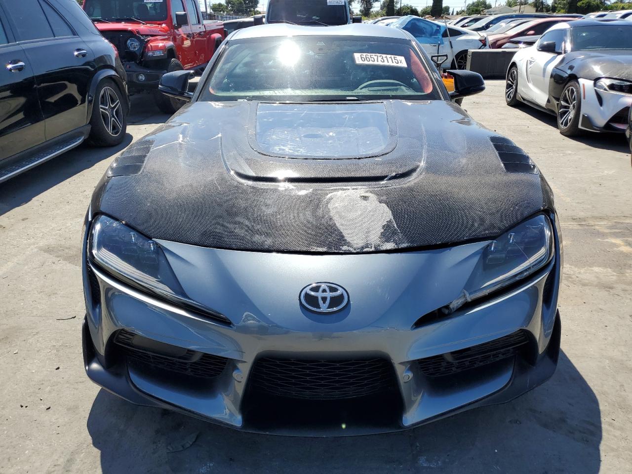 2022 Toyota Supra Base   Серый vin: WZ1DB0C01NW048846