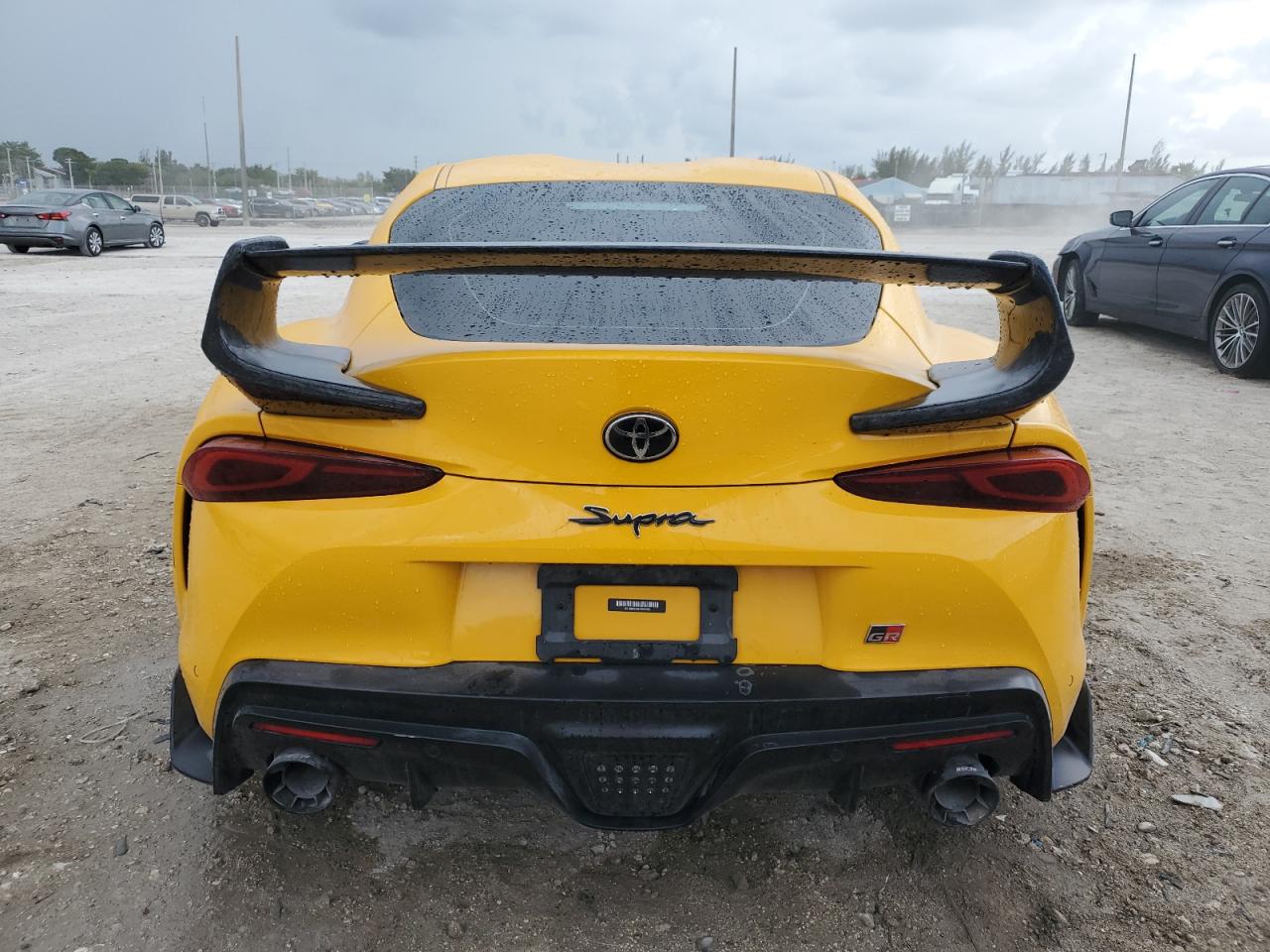 2022 Toyota Supra Base   Yellow vin: WZ1DB0C06NW046509
