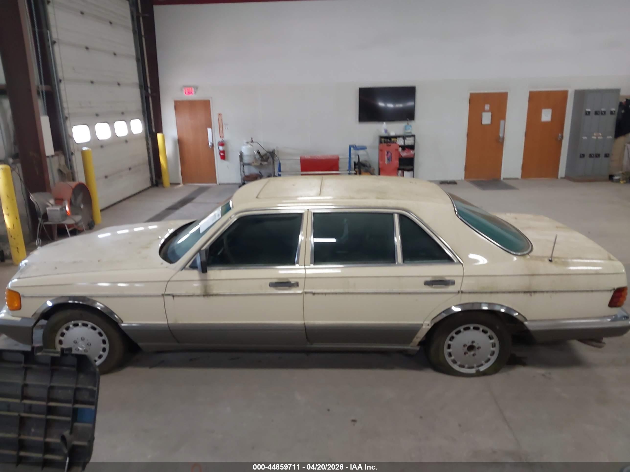 1986 Mercedes-benz 560 Sel Cream vin: WdbCA39D4GA201534