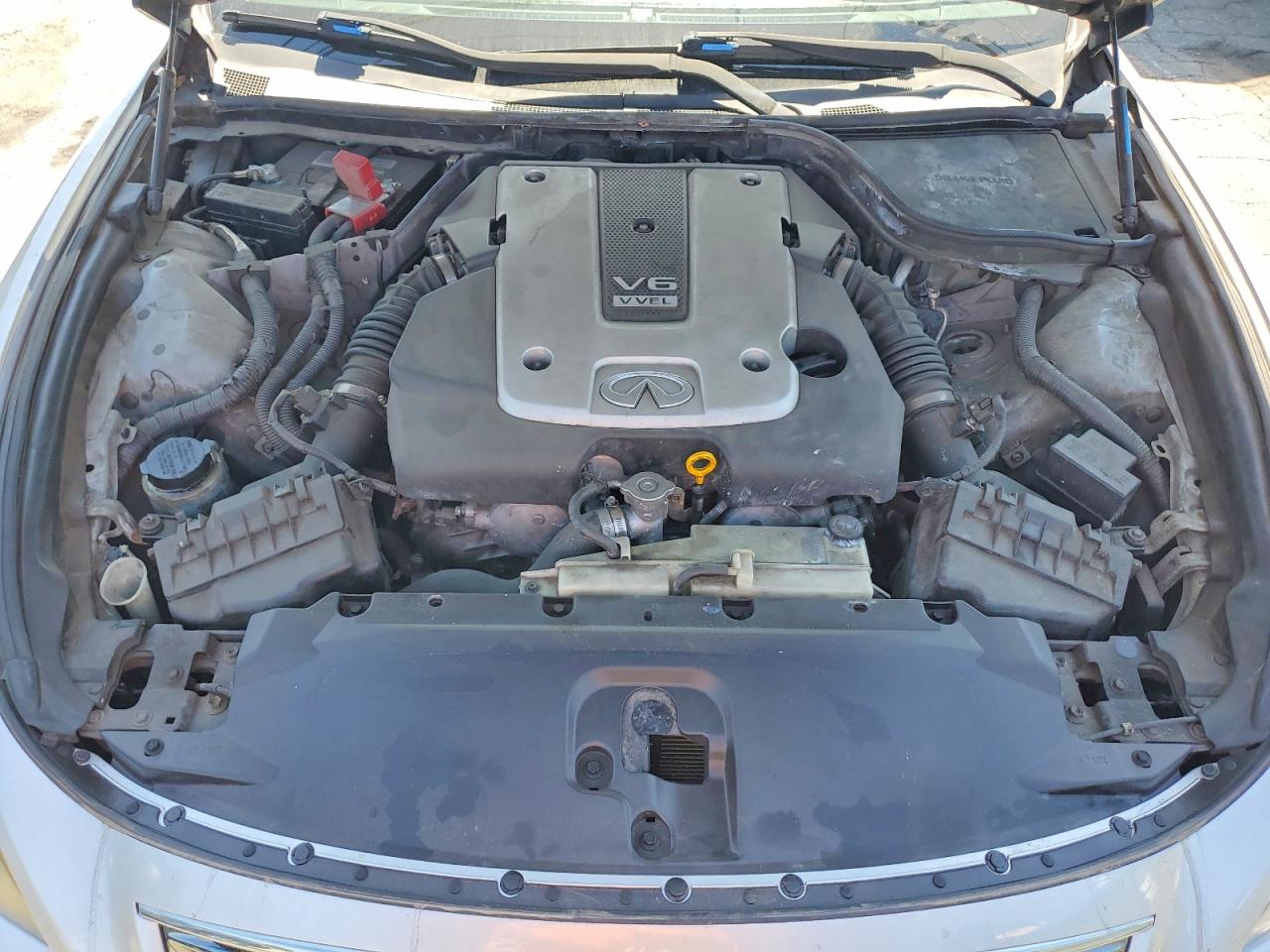 2012 Infiniti G37 Silver vin: XN1CV6EK8CM422867
