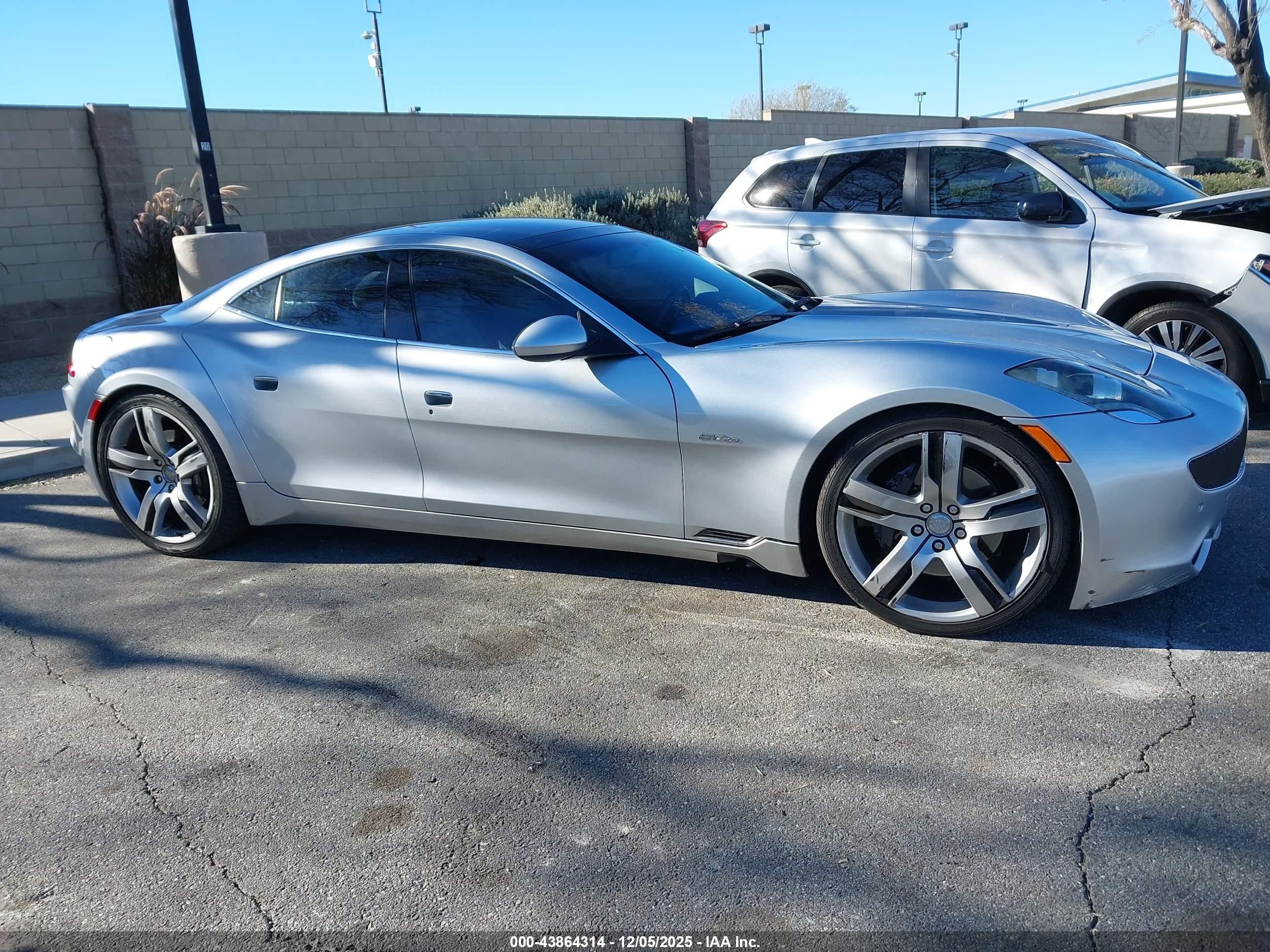 2012 Fisker Karma Ecochic Серебряный vin: YH4K16AA4CA000197