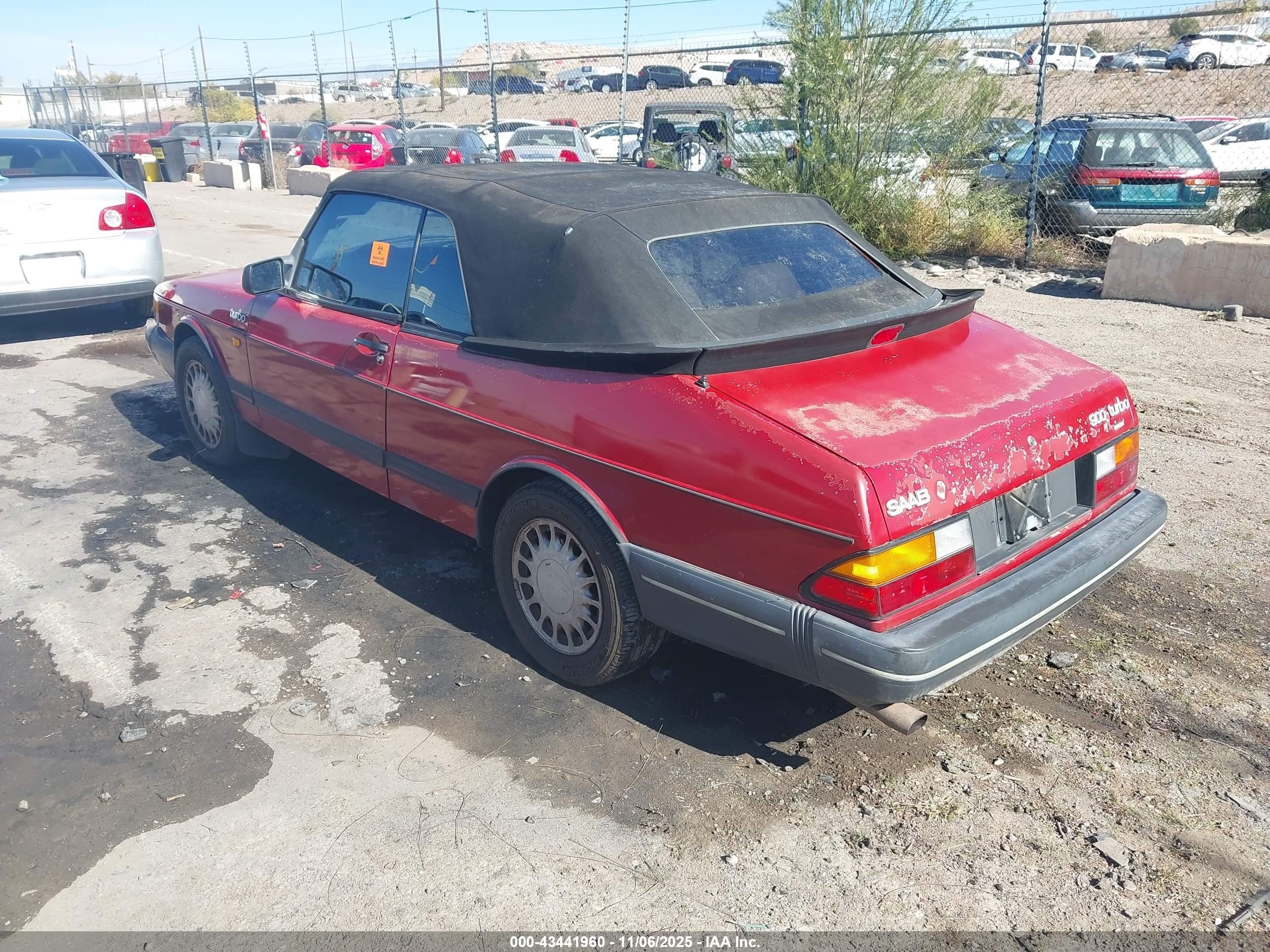 1989 Saab 900   Красный vin: YS3AT75L8K7024587