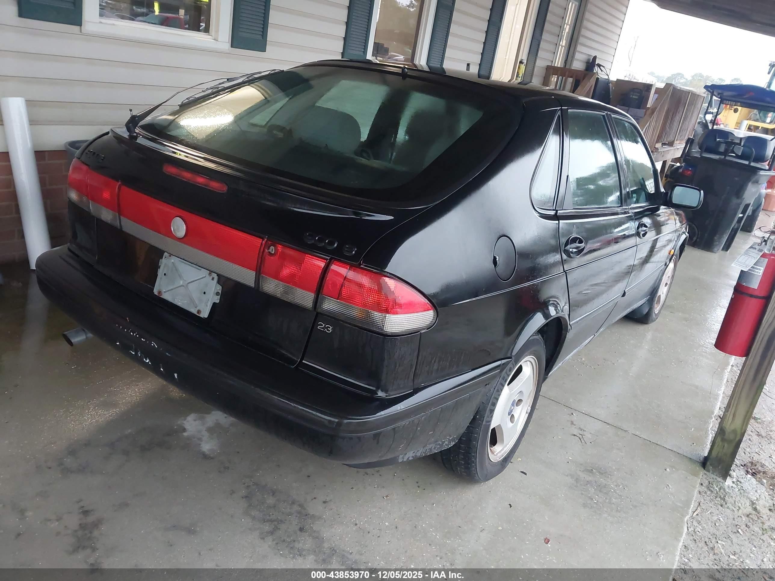 1998 Saab 900 S Black vin: YS3DD58B2W2010642
