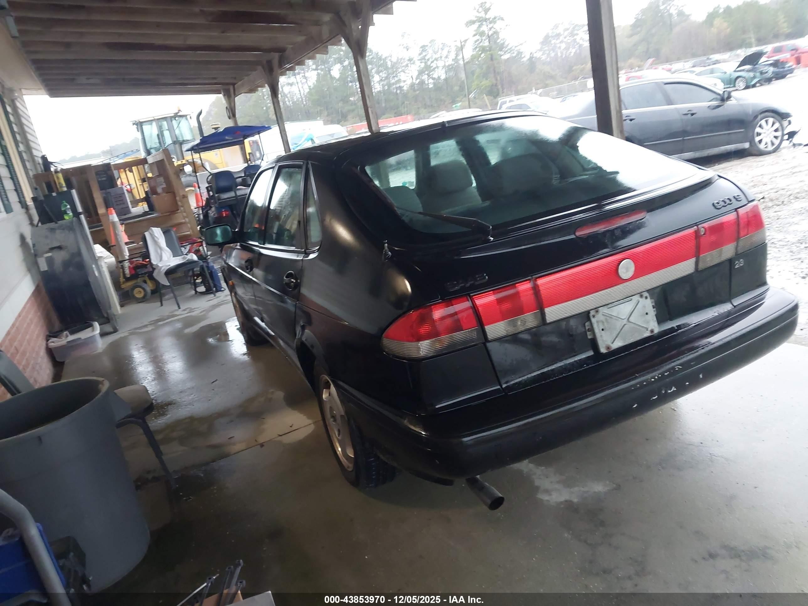 1998 Saab 900 S Black vin: YS3DD58B2W2010642
