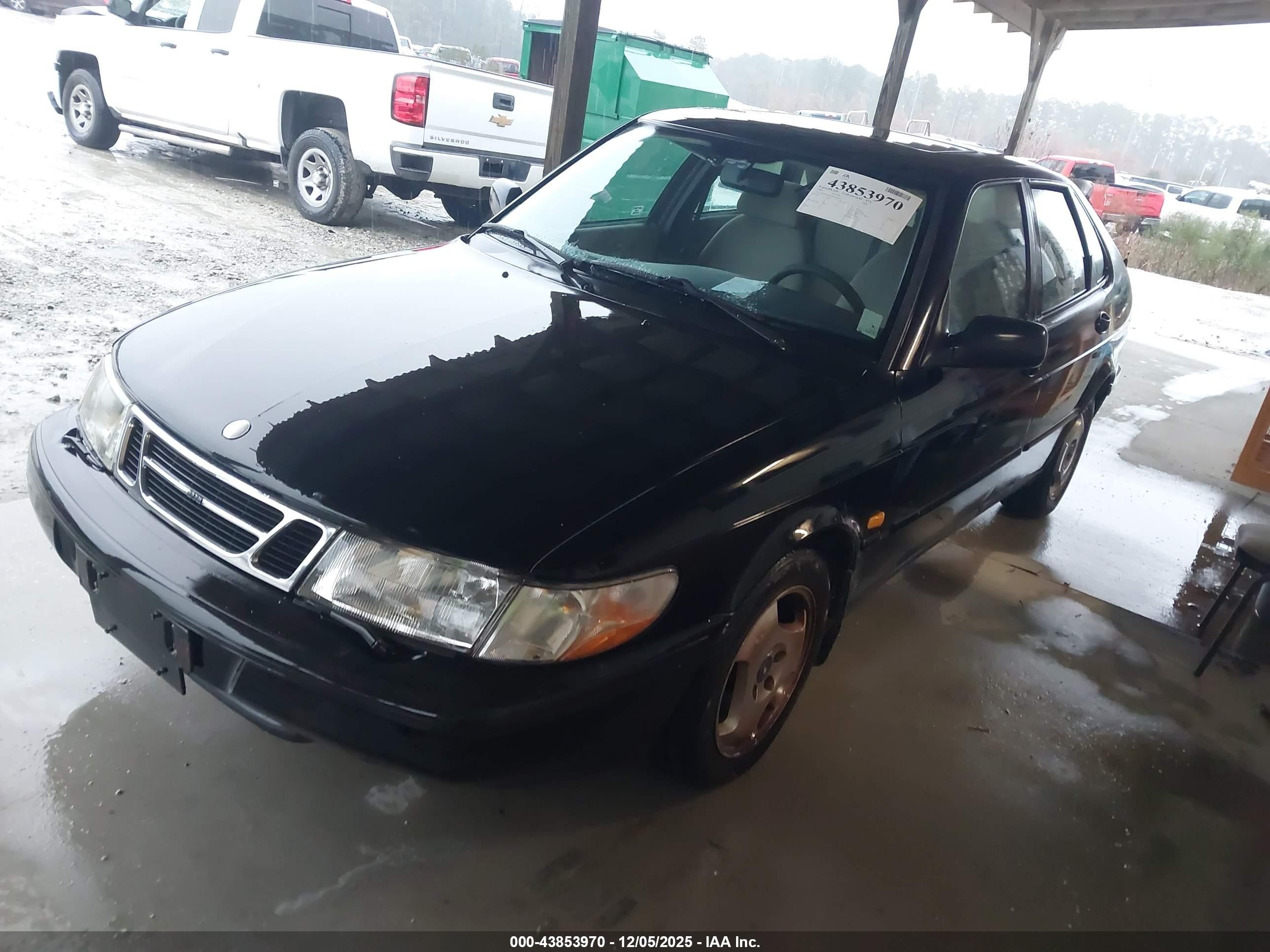 1998 Saab 900 S Black vin: YS3DD58B2W2010642