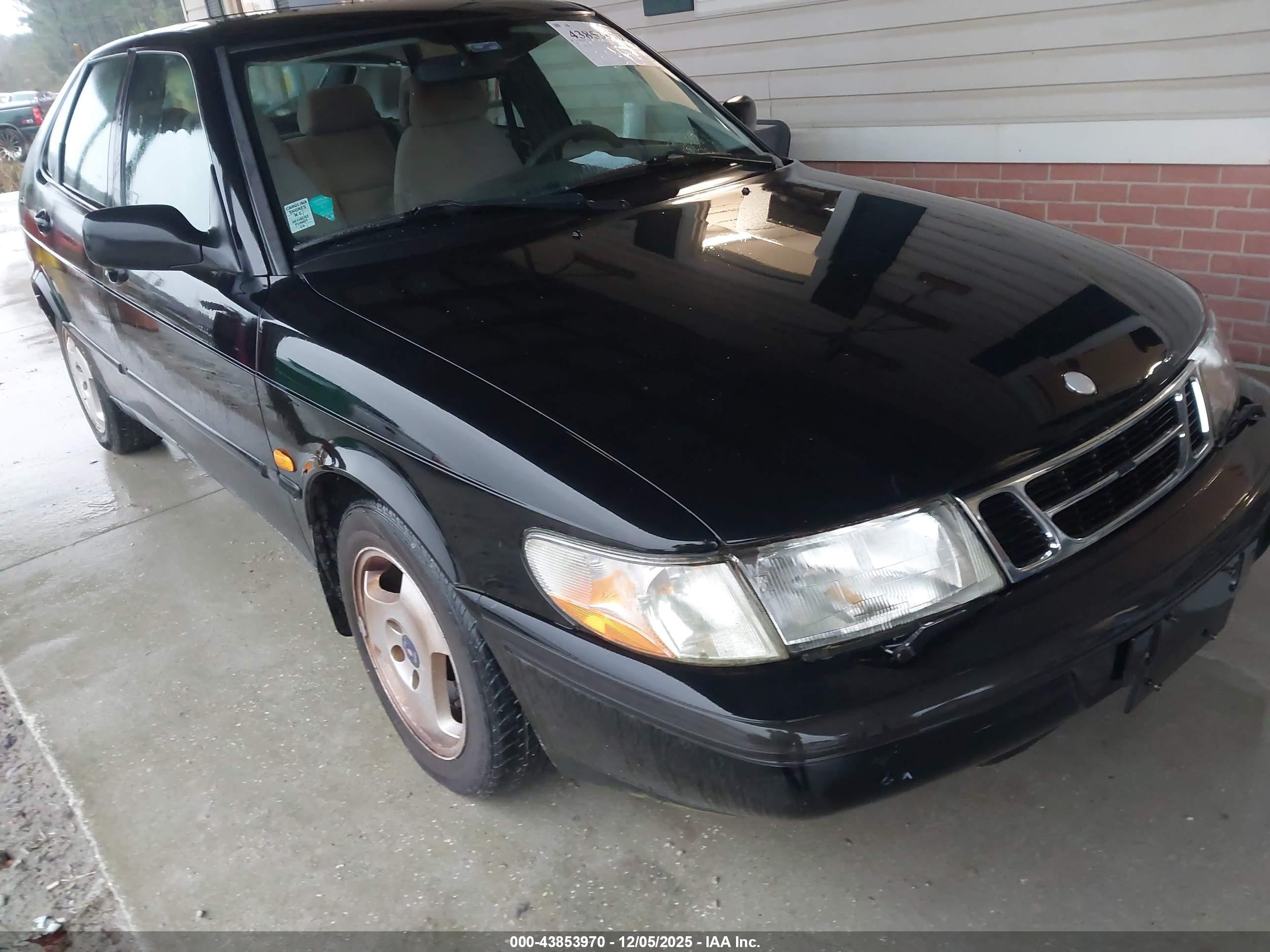 1998 Saab 900 S Black vin: YS3DD58B2W2010642