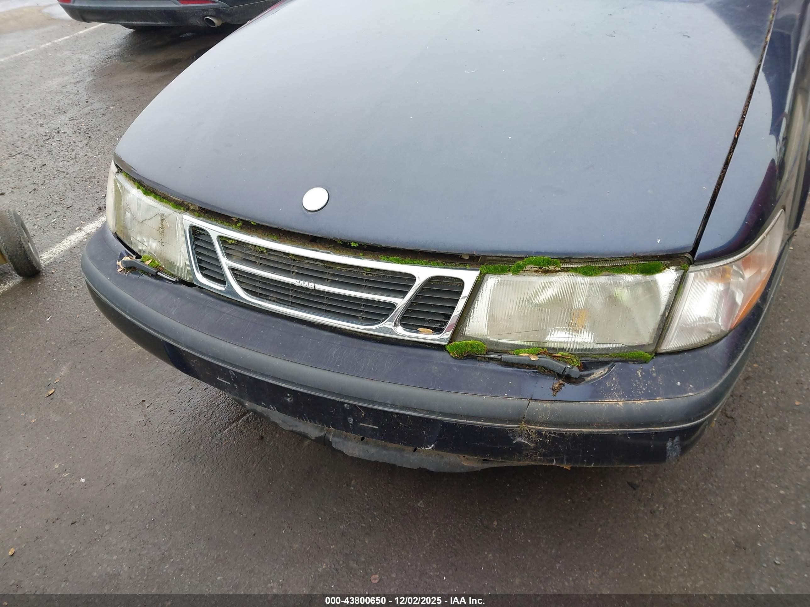 1998 Saab 900 S Dark Blue vin: YS3DD75B7W7004063