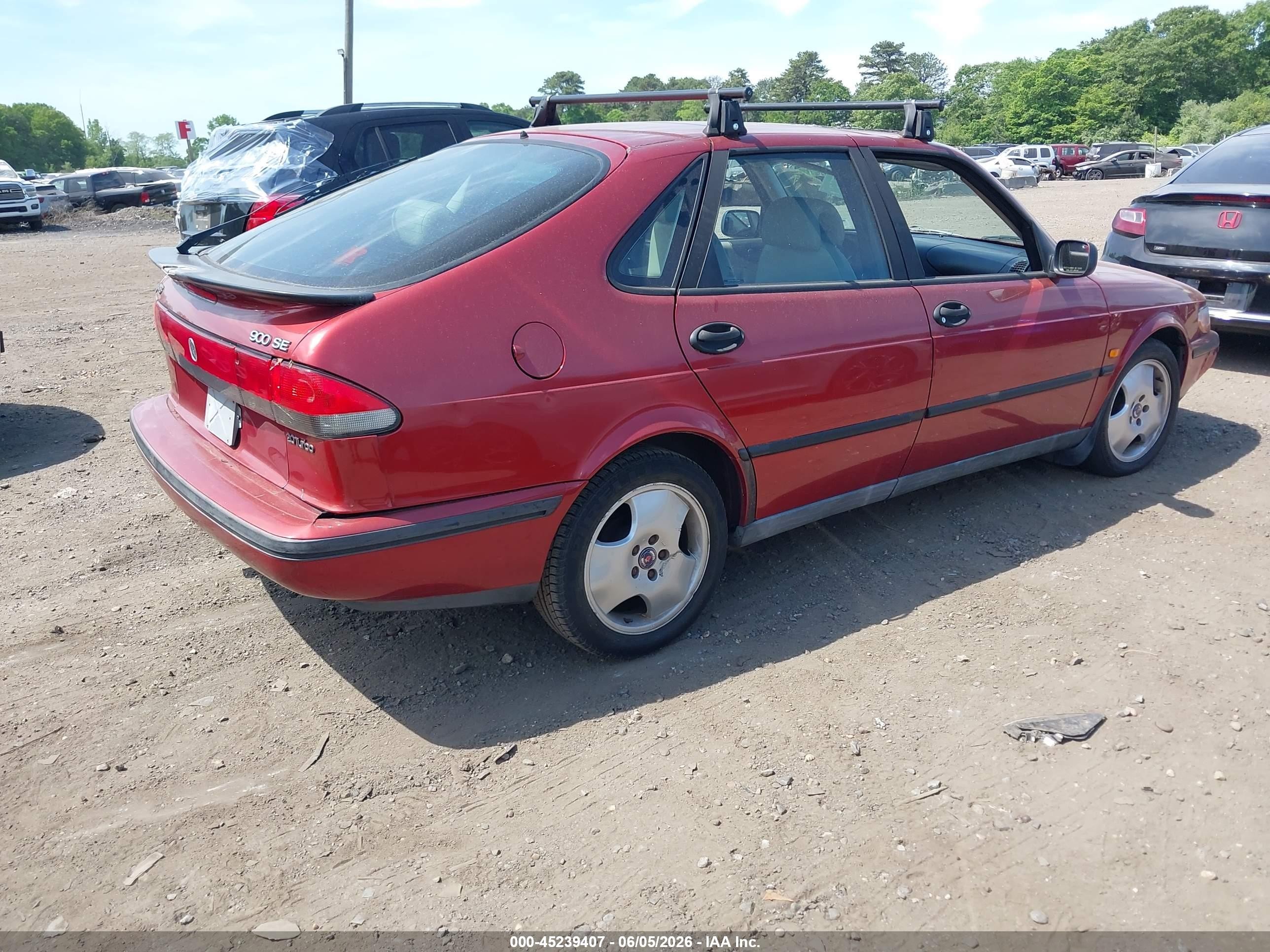 1998 Saab 900 Se Красный vin: YS3DF58NXW2016466