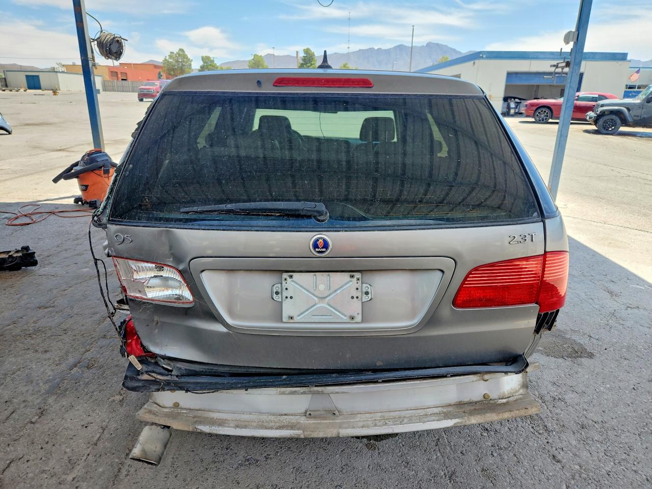 2006 Saab 9-5 Base Tan vin: YS3ED59G463503893