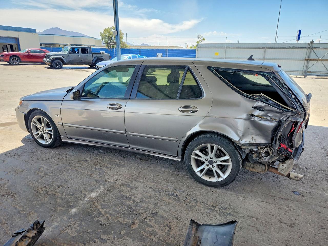2006 Saab 9-5 Base Tan vin: YS3ED59G463503893