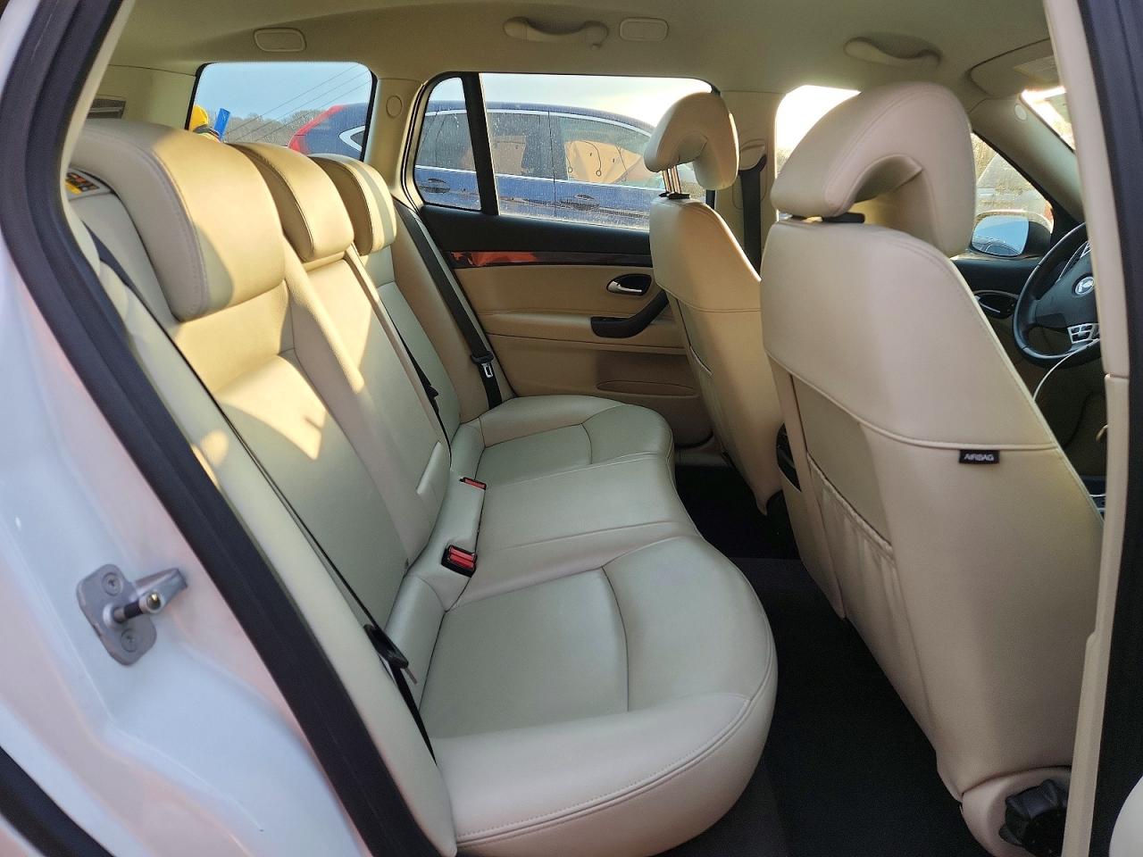 2010 Saab 9-3 2.0t White vin: YS3FD5BY0A1614839