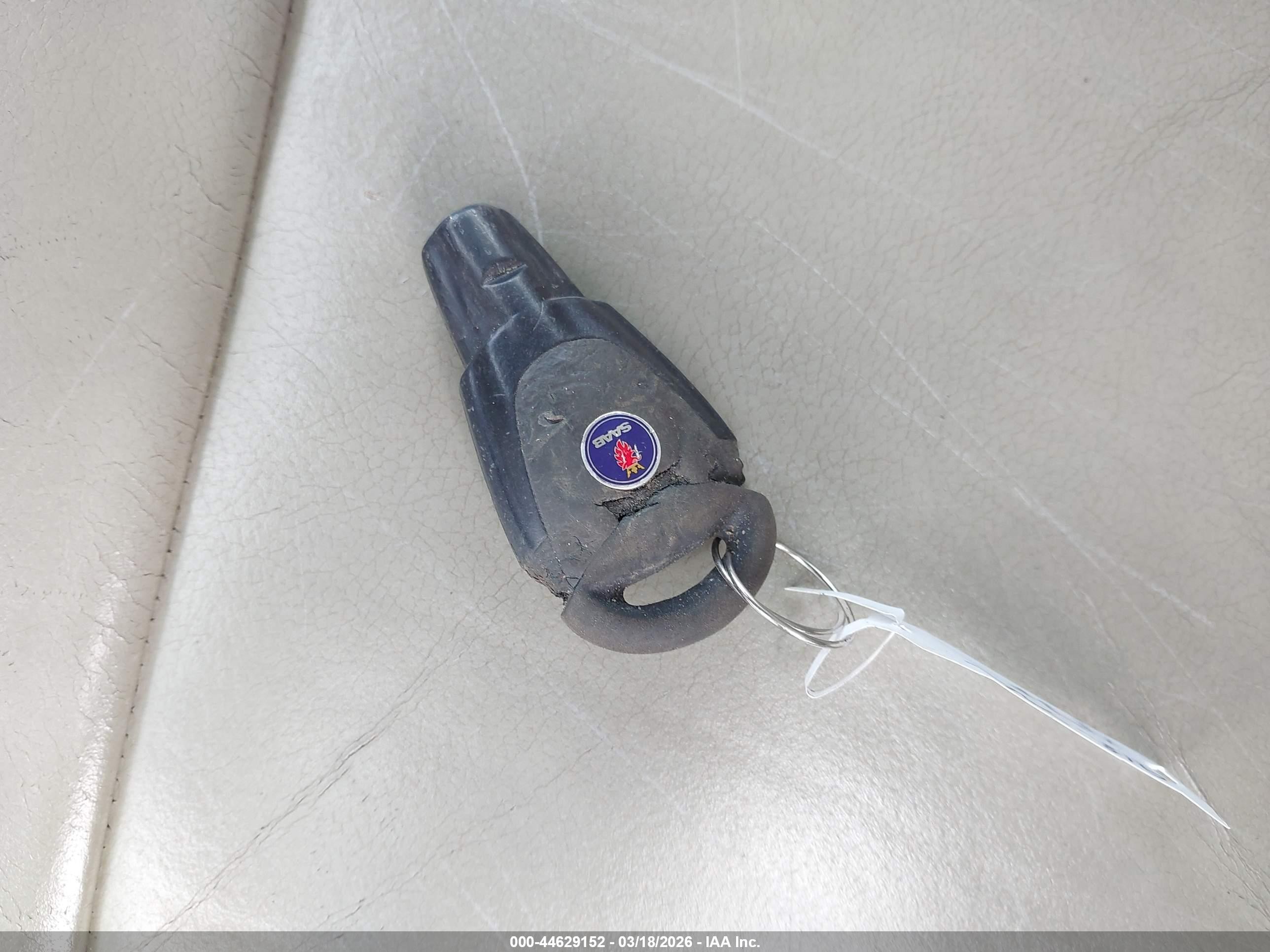 2006 Saab 9-3 2.0t Red vin: YS3FD79Y066103935