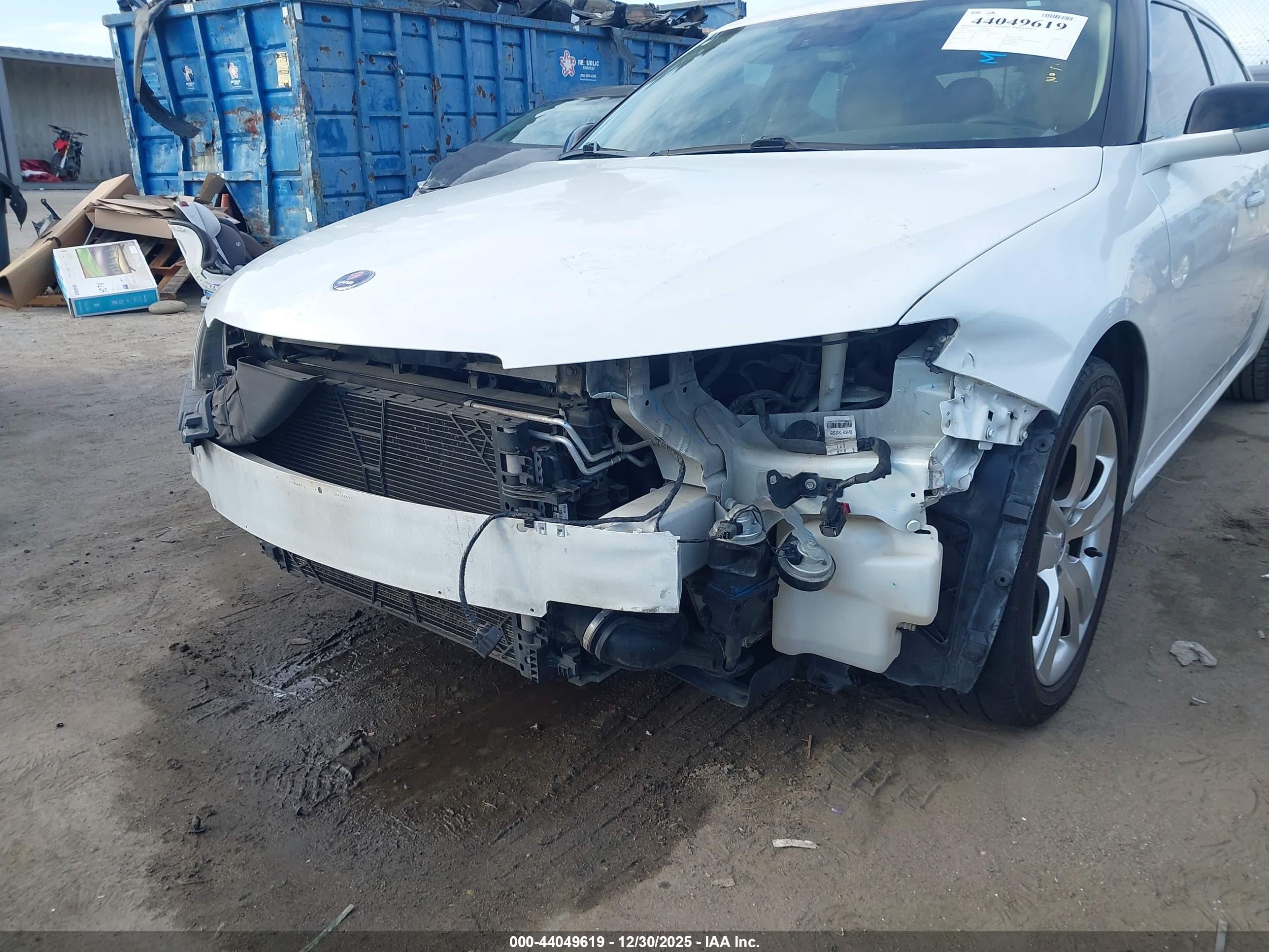 2011 Saab 9-5 Turbo4 Premium White vin: YS3GN4AR4B4000916