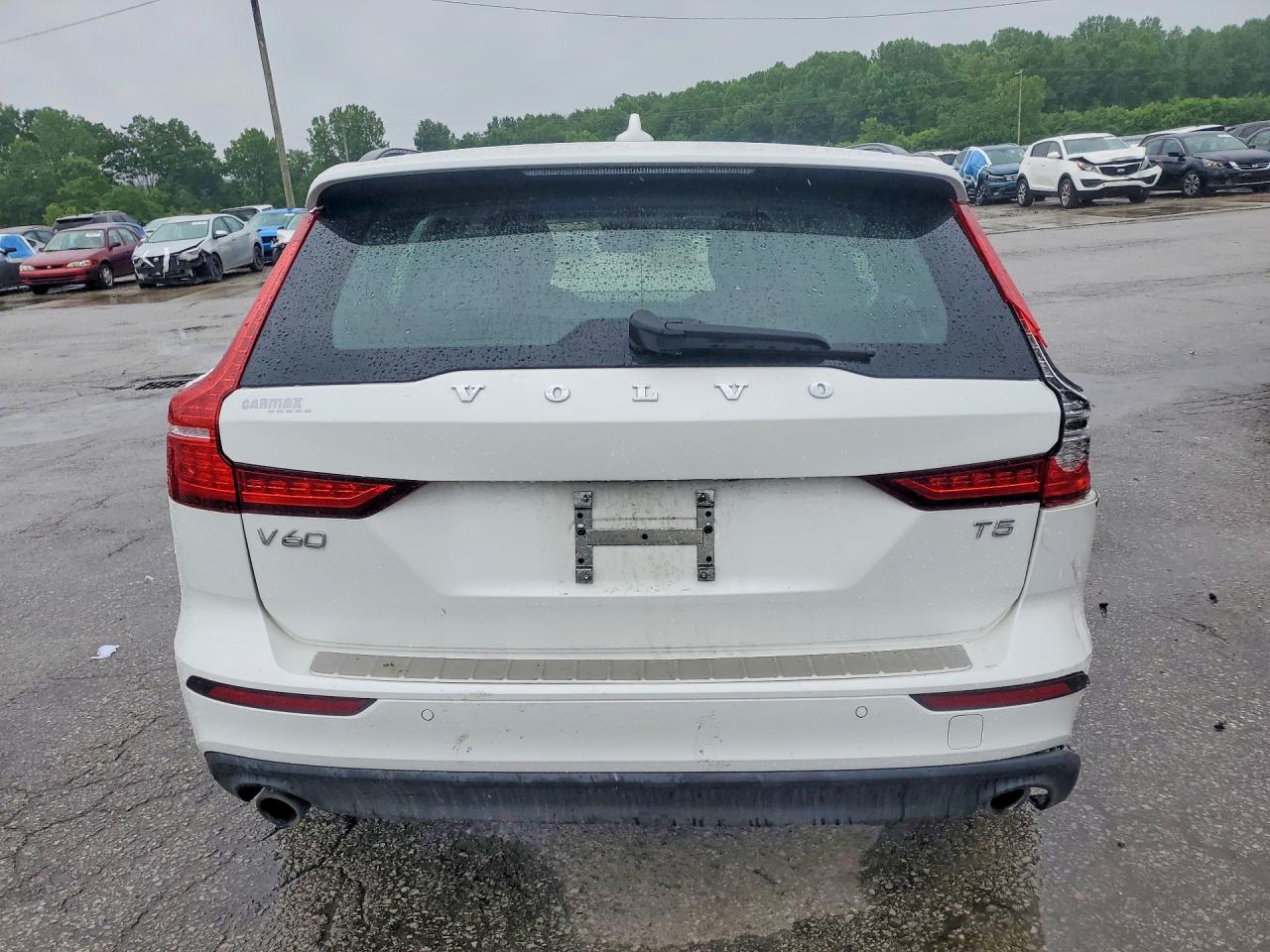 2020 Volvo V60 T5 Momentum White vin: YV1102EK9L2367511