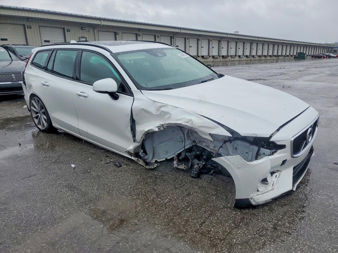 2020 Volvo V60 T5 Momentum White vin: YV1102EK9L2367511