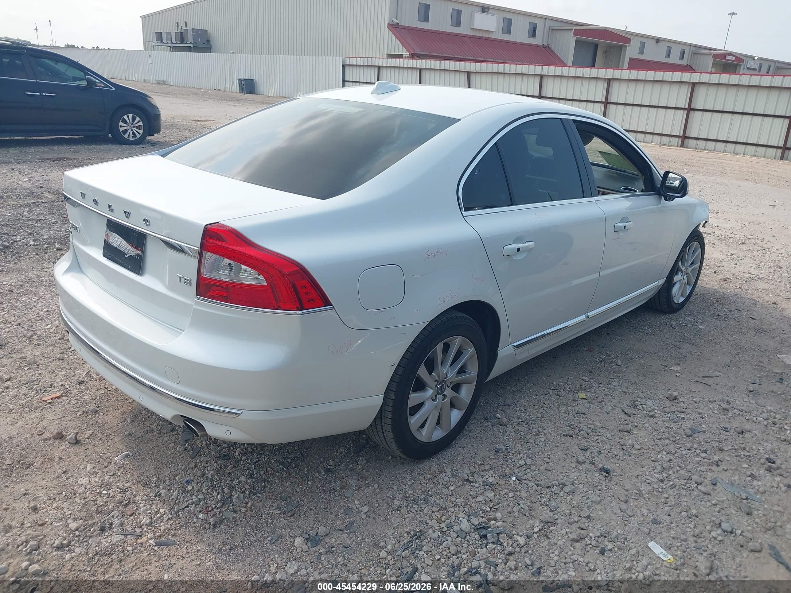 2015 Volvo S80 T5 Platinum White vin: YV126MAD2F1184595