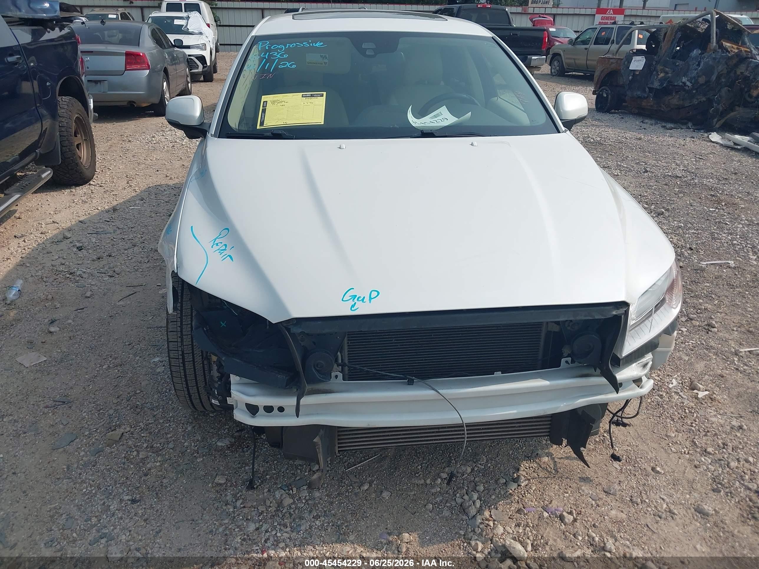 2015 Volvo S80 T5 Platinum White vin: YV126MAD2F1184595