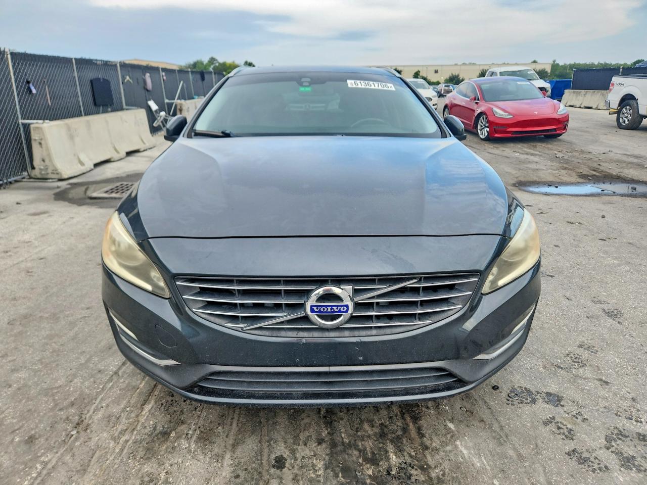 2015 Volvo V60 Premier Gray vin: YV126MEB2F1199574
