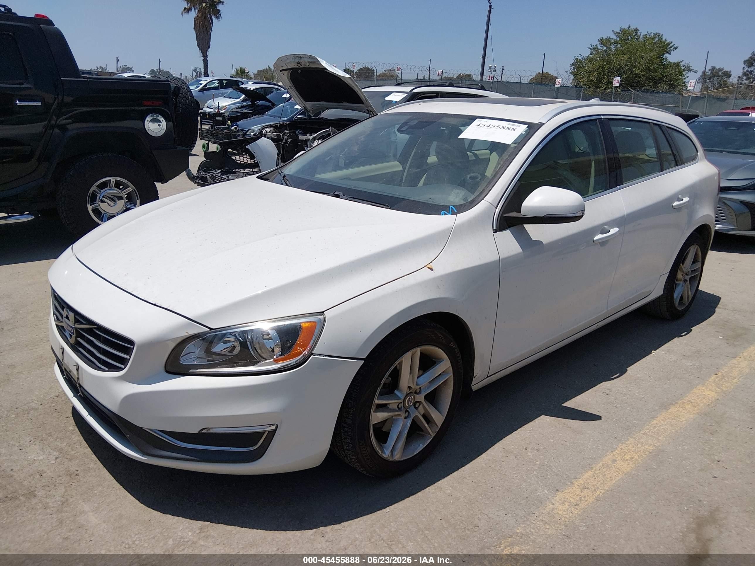 2015 Volvo V60 T5 Premier White vin: YV126MEB3F1207889