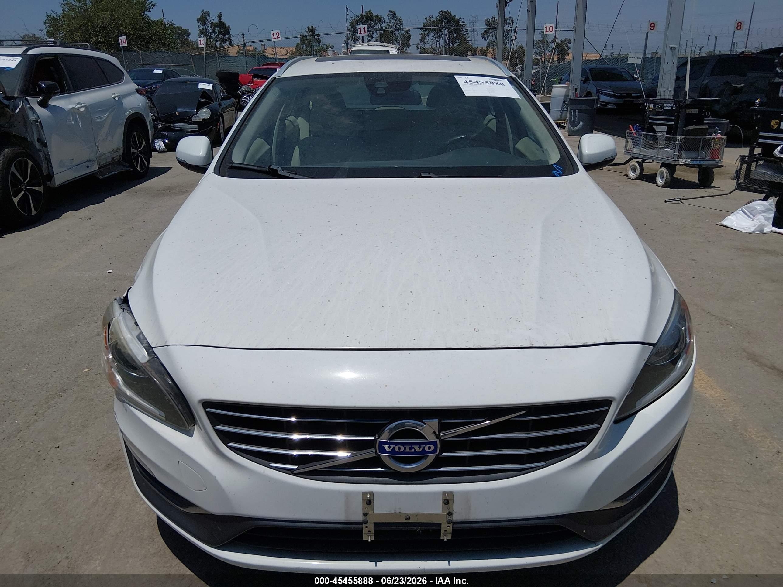 2015 Volvo V60 T5 Premier White vin: YV126MEB3F1207889