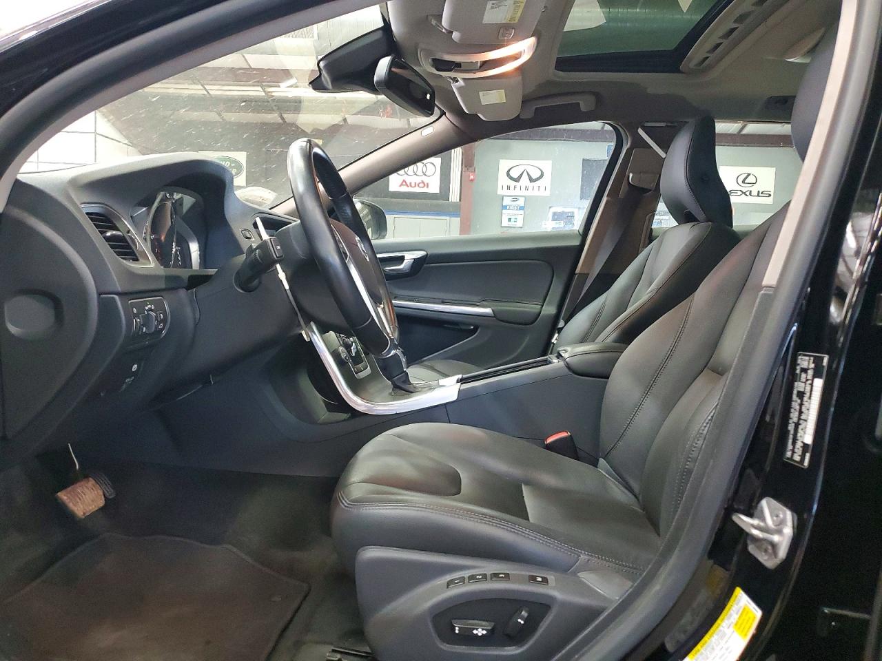 2015 Volvo V60 Premier+ Black vin: YV126MEC5F1207076