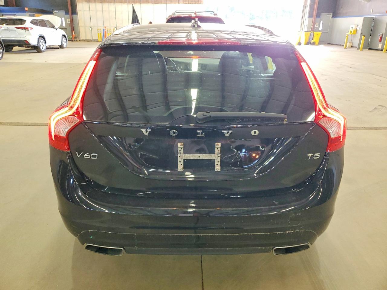 2015 Volvo V60 Premier+ Black vin: YV126MEC5F1207076