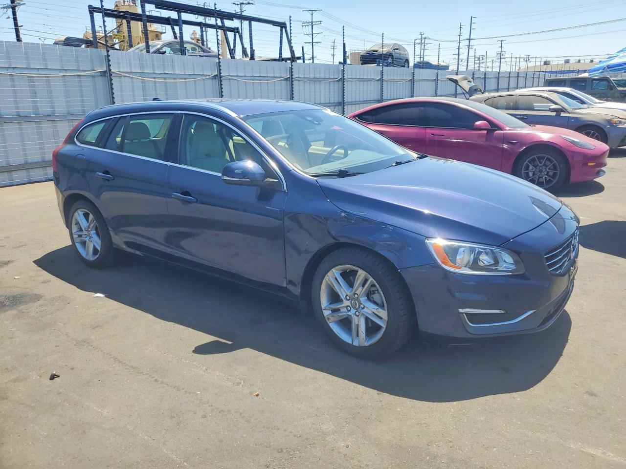 2015 Volvo V60 Platinum Blue vin: YV126MED8F1192212