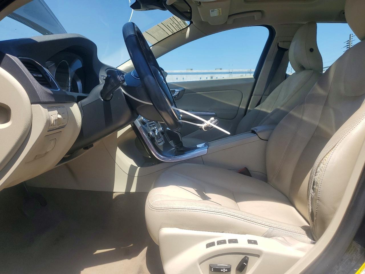 2015 Volvo V60 Platinum Blue vin: YV126MED8F1192212