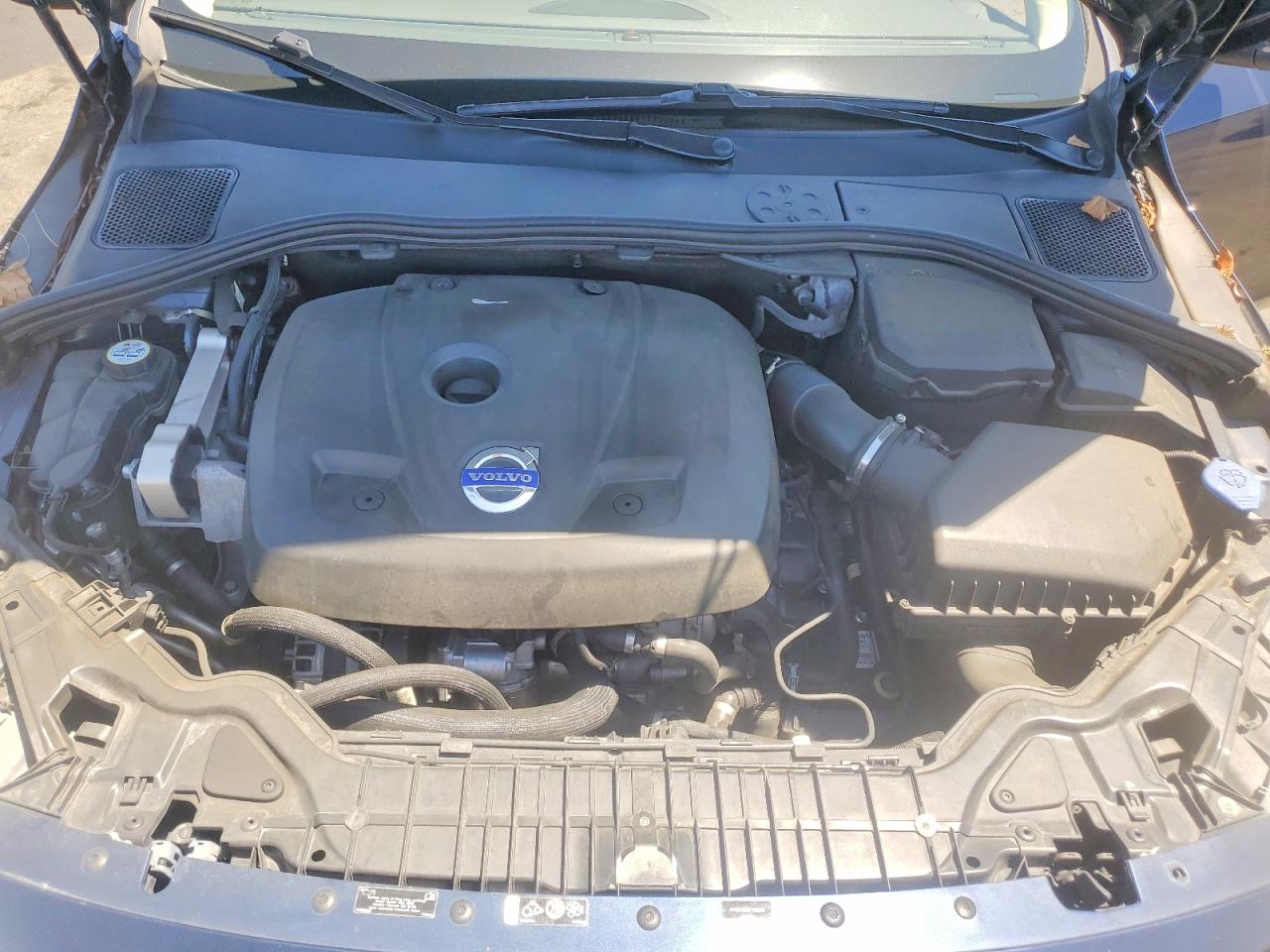 2015 Volvo V60 Platinum Blue vin: YV126MED8F1192212