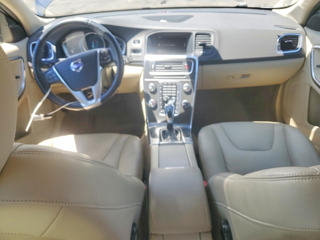 2015 Volvo V60 Platinum Blue vin: YV126MED8F1192212